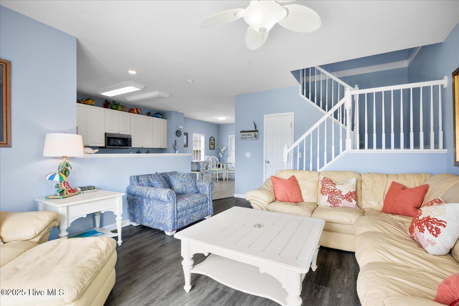 100530582 | Photo 40