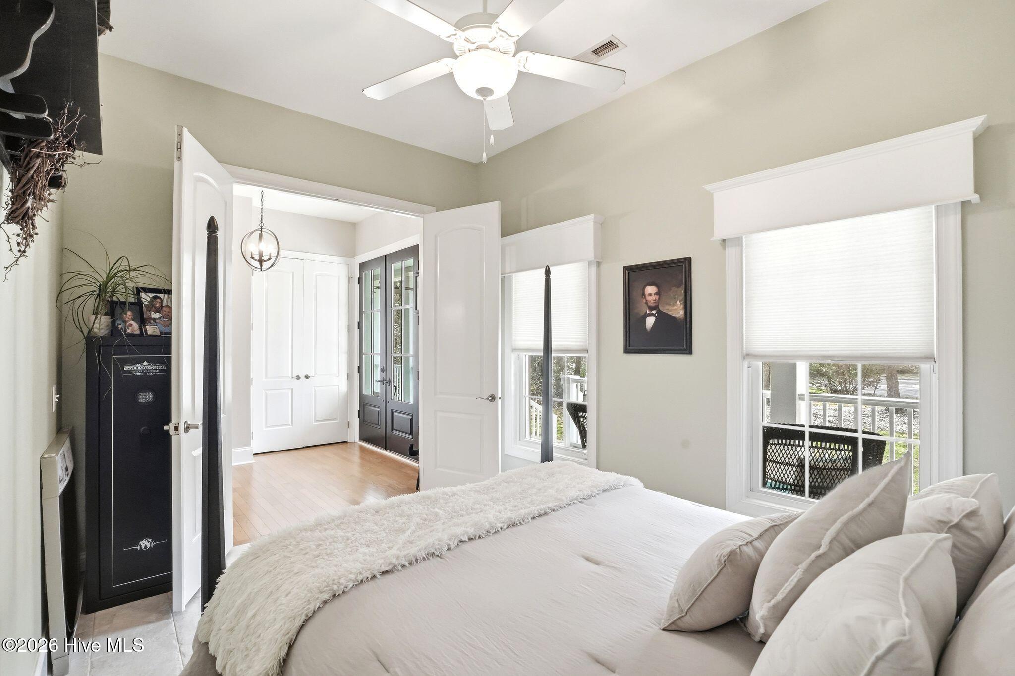 100561689 | Photo 10