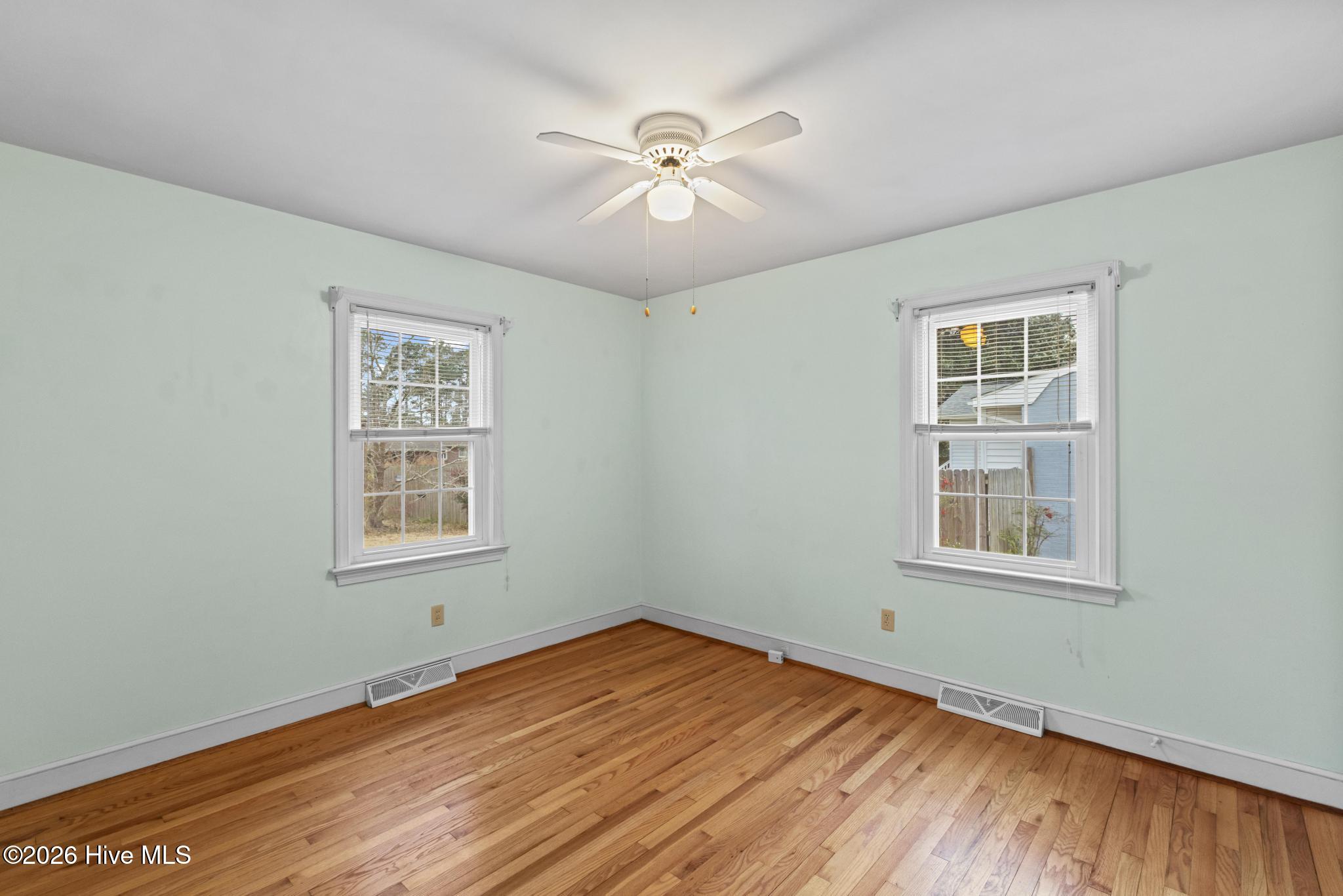 100551088 | Photo 13