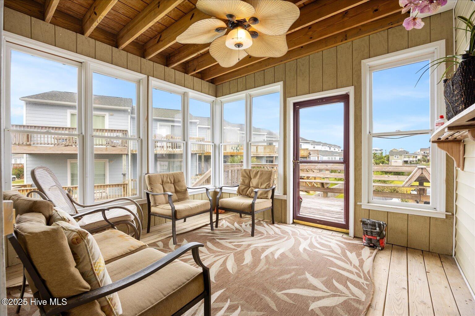 100530582 | Photo 18