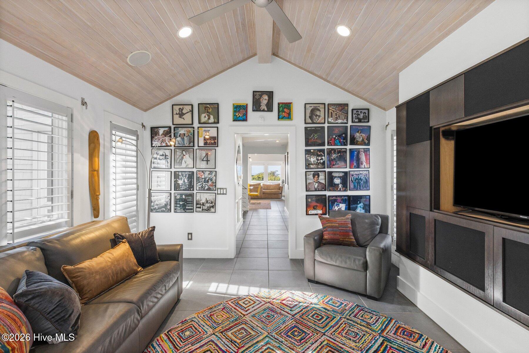 100558974 | Photo 39