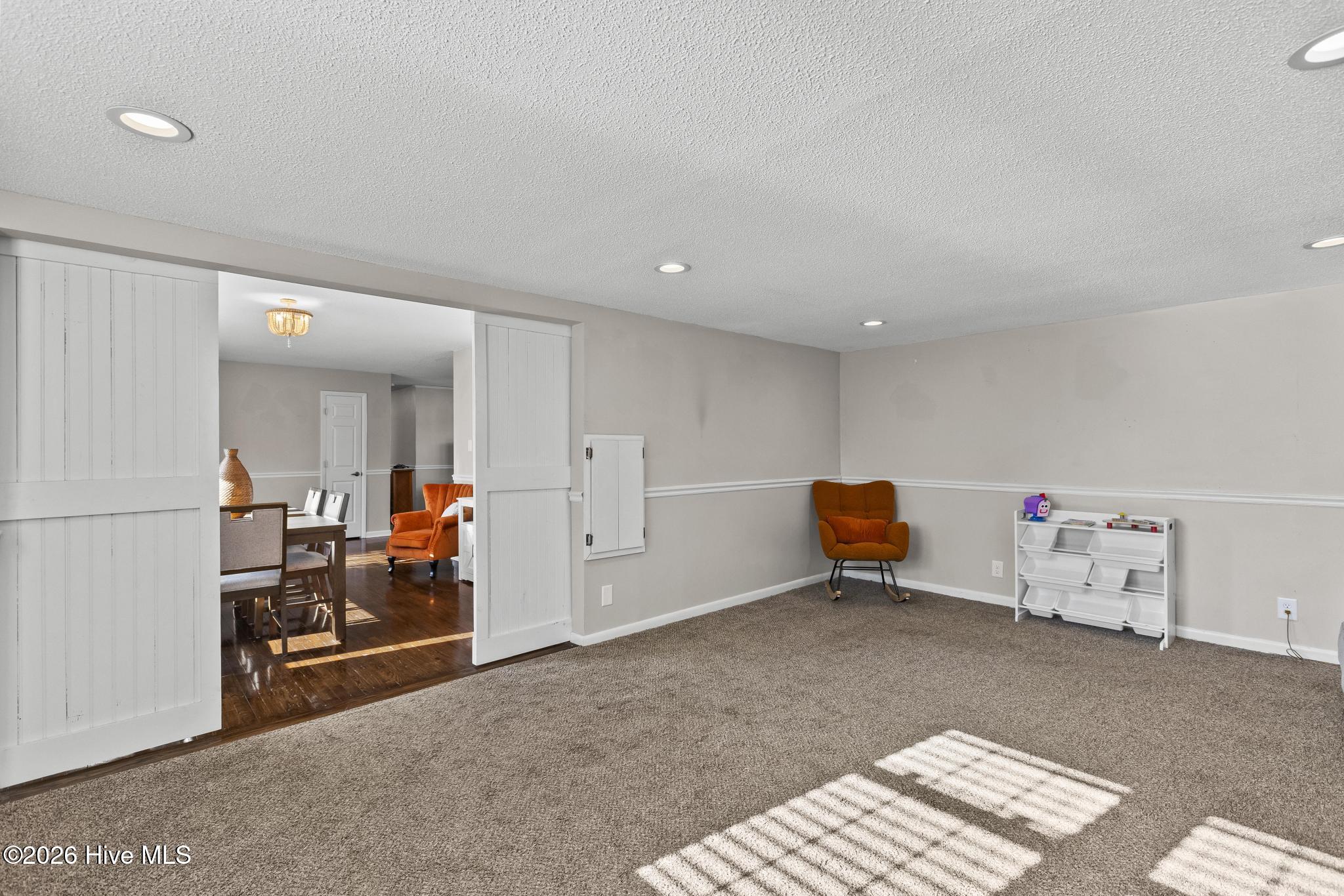 100553345 | Photo 17