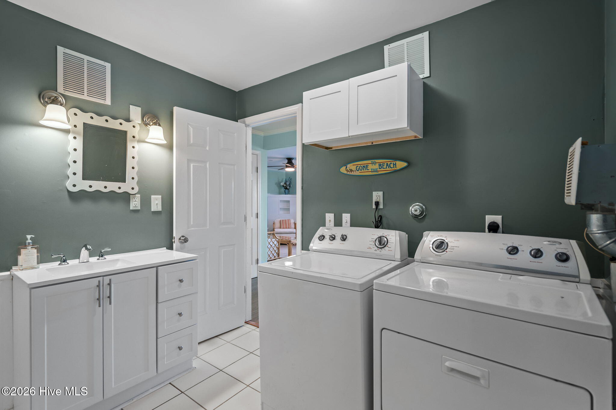 100555405 | Photo 60