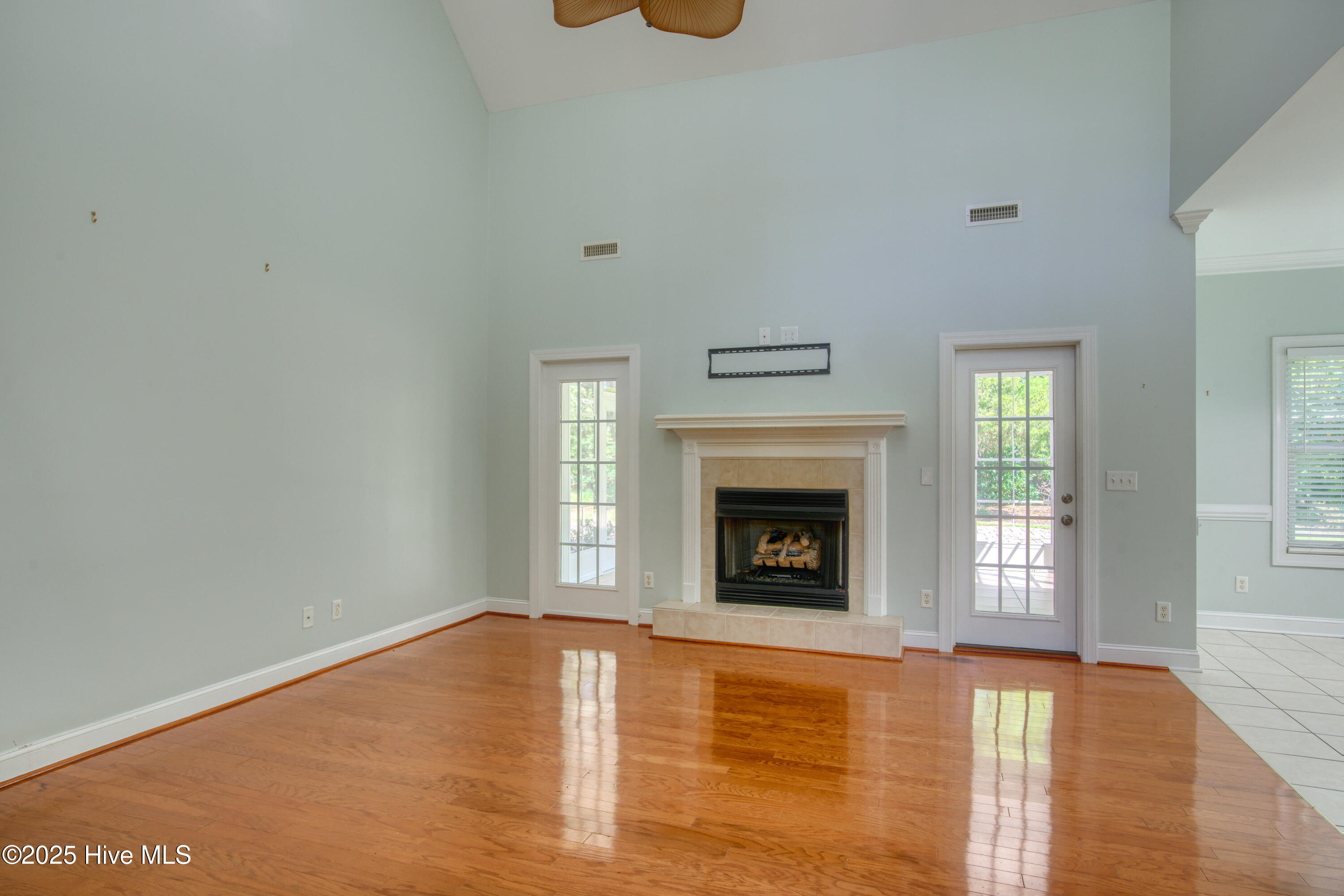 100515655 | Photo 20