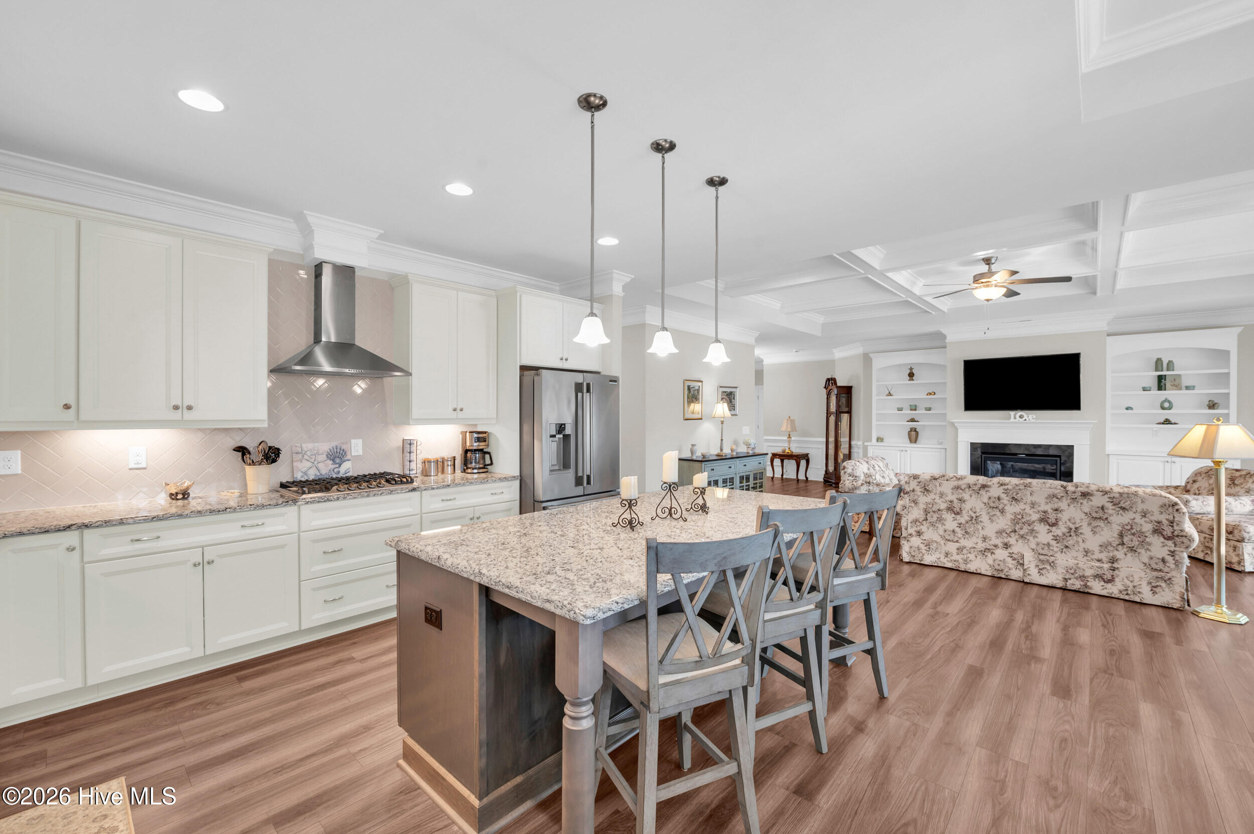 100545849 | Photo 10