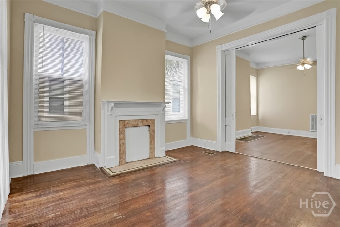 Liv. rm to Din. rm. downstairs