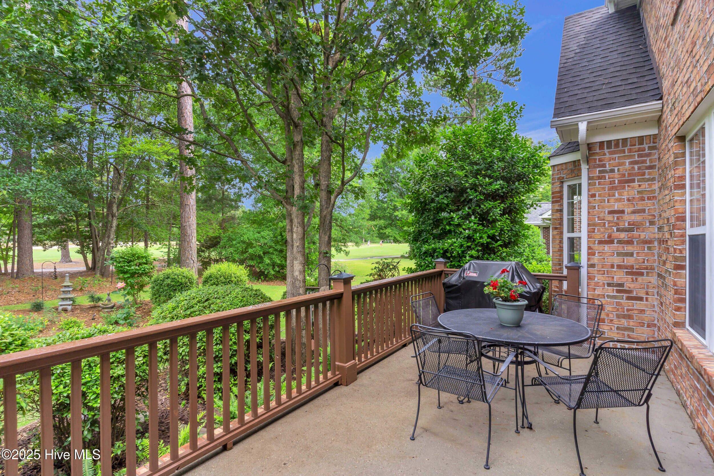 100548095 | Photo 48