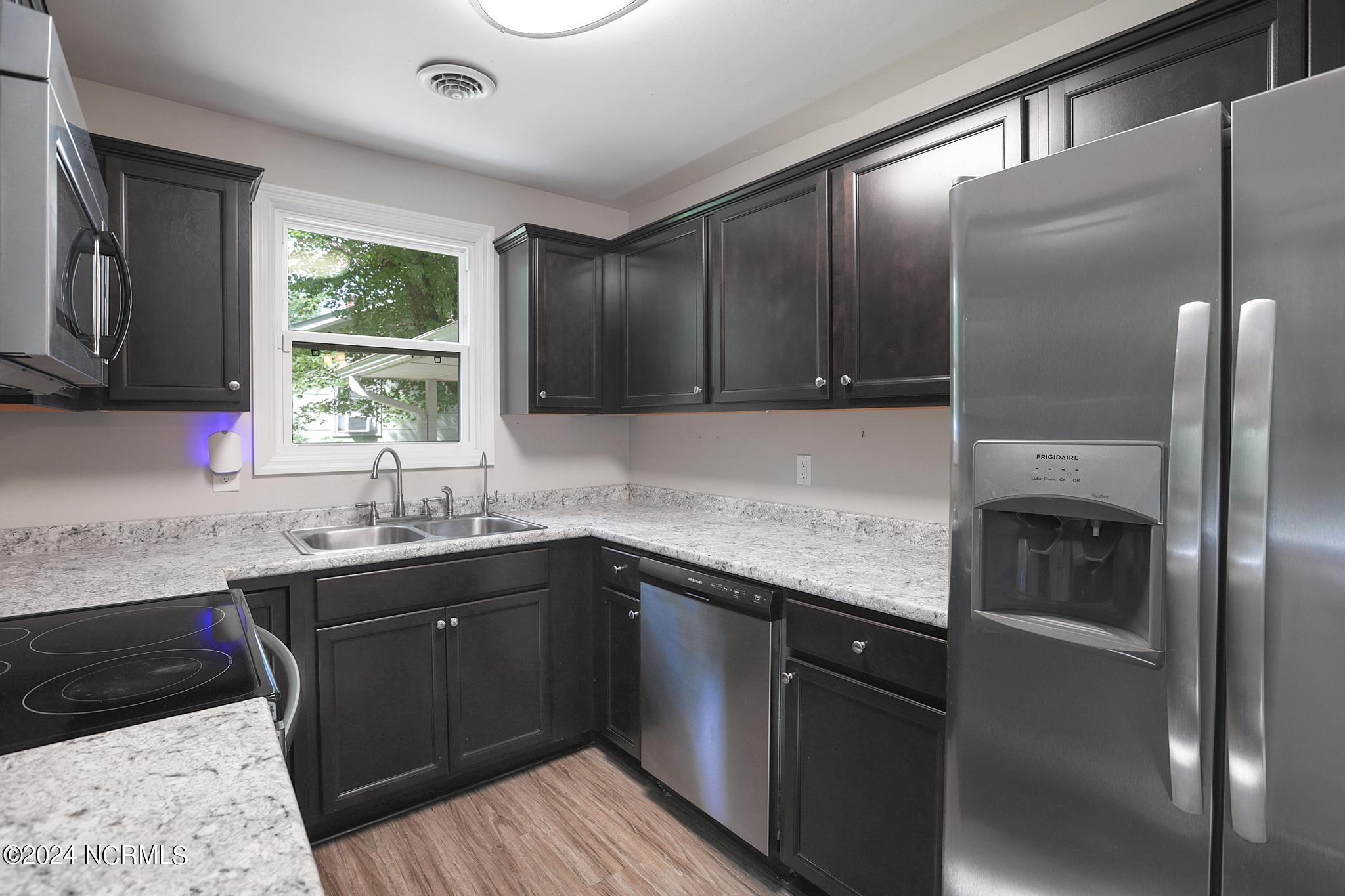 100537012 | Photo 12