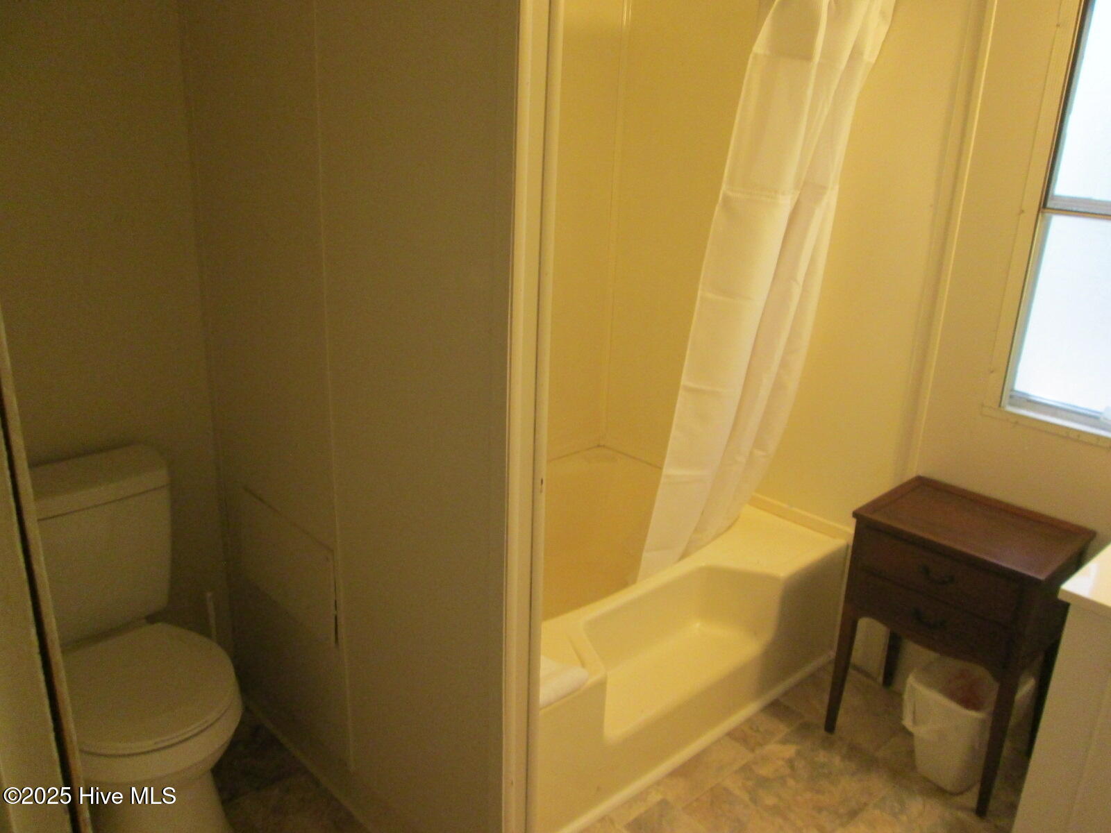 100537698 | Photo 13