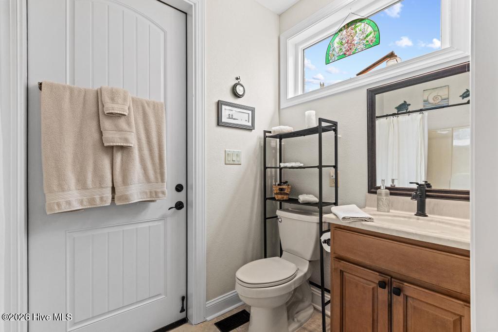 100564942 | Photo 15