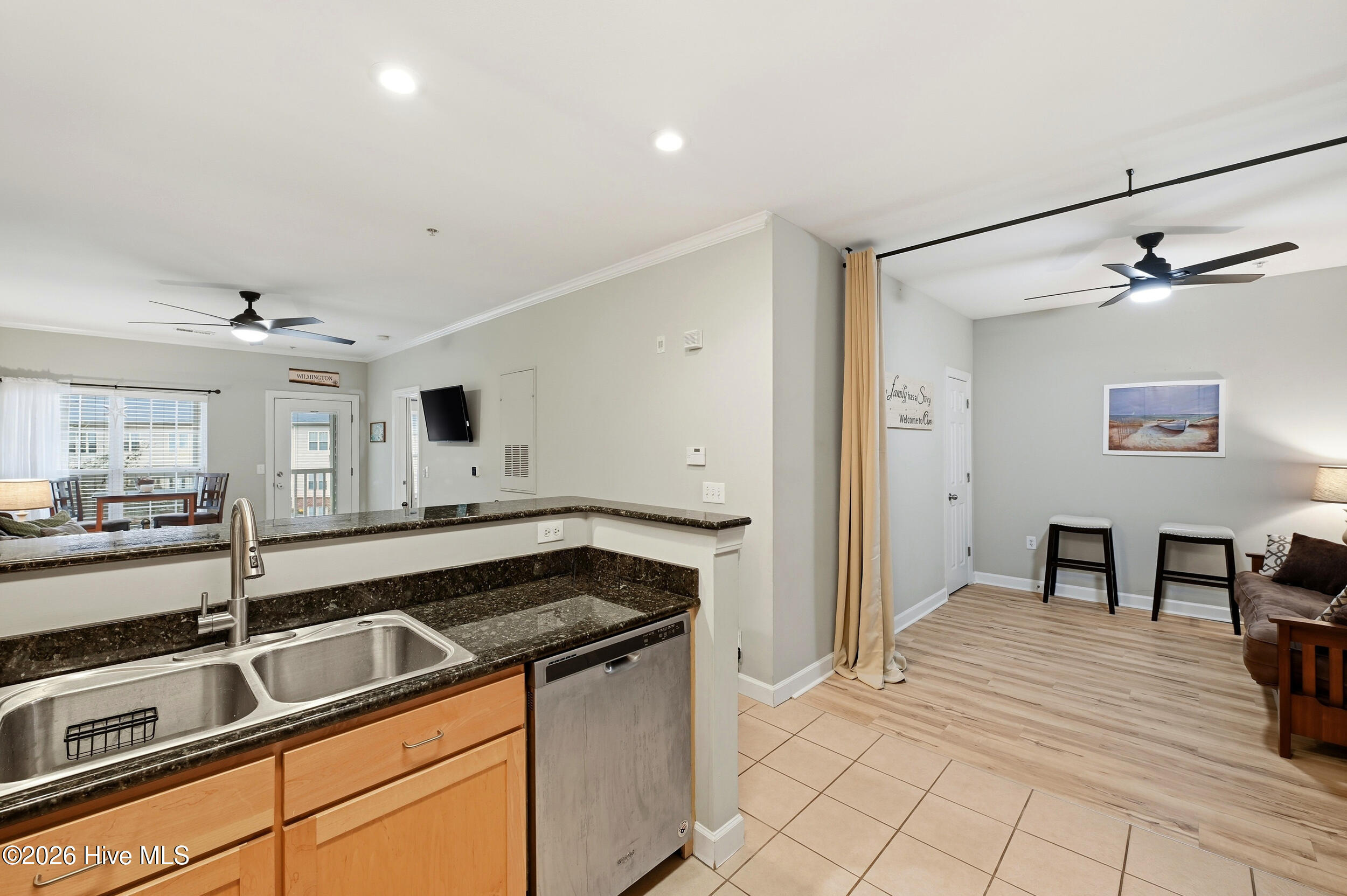 100553296 | Photo 10