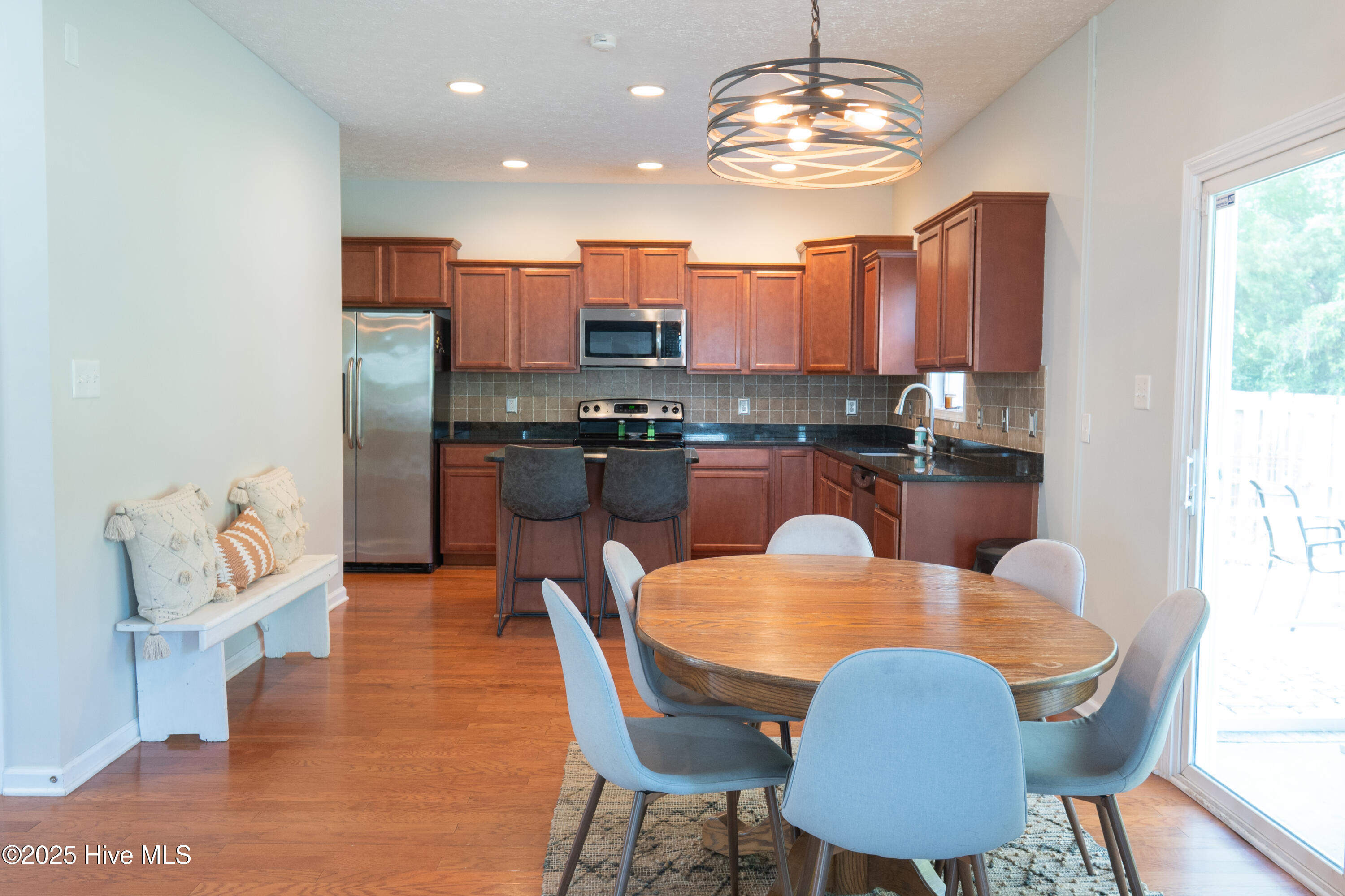 100528578 | Photo 16