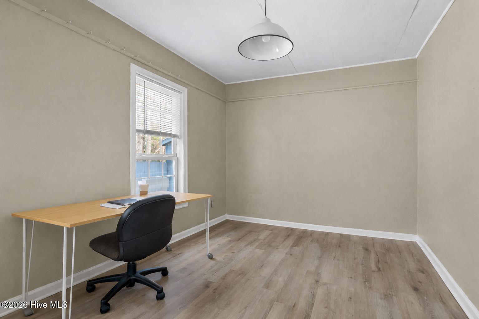 100560676 | Photo 14