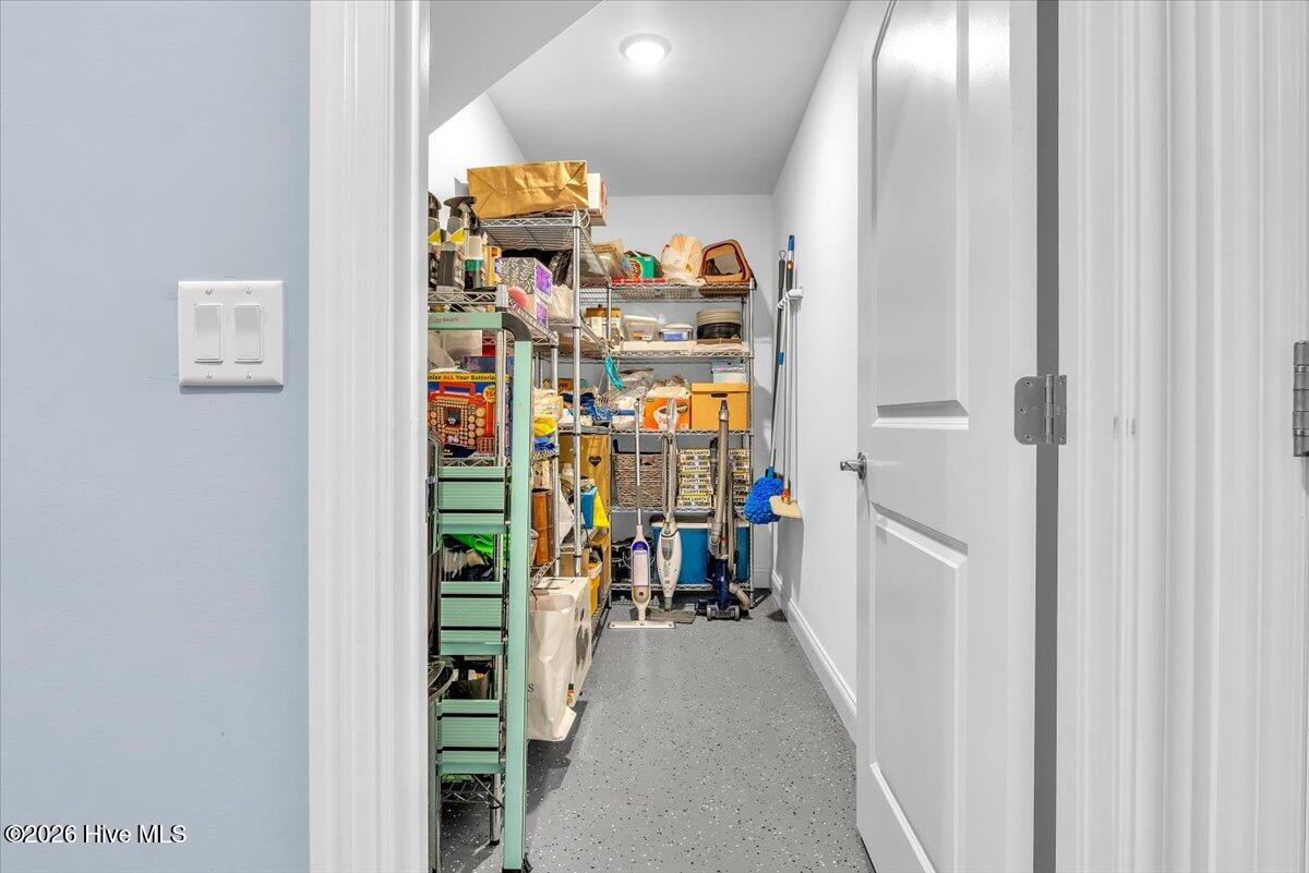 100562728 | Photo 71