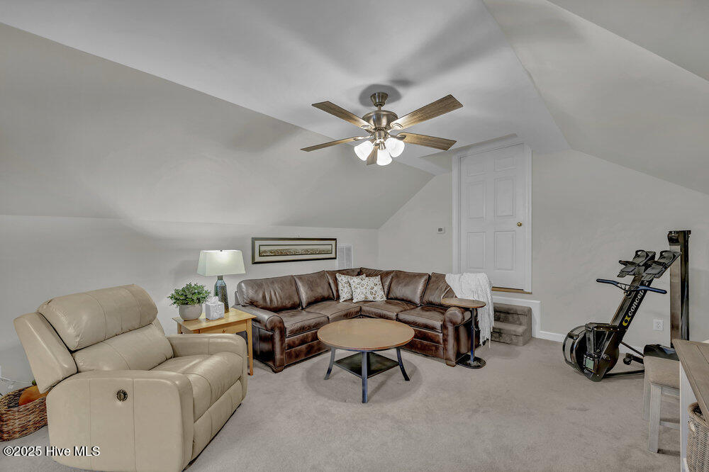 100545962 | Photo 24