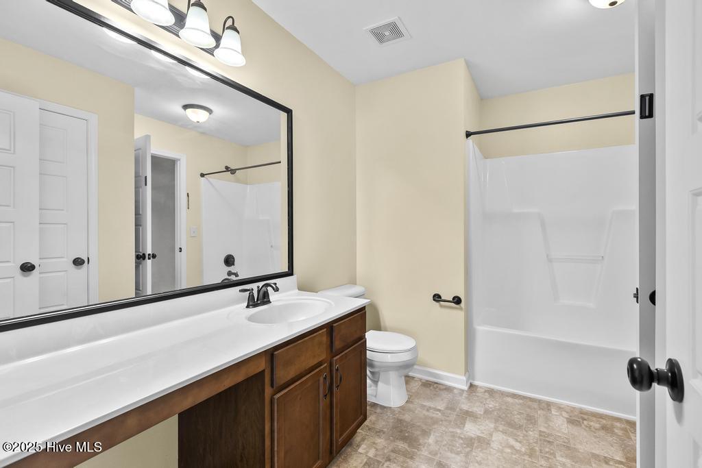 100536602 | Photo 24