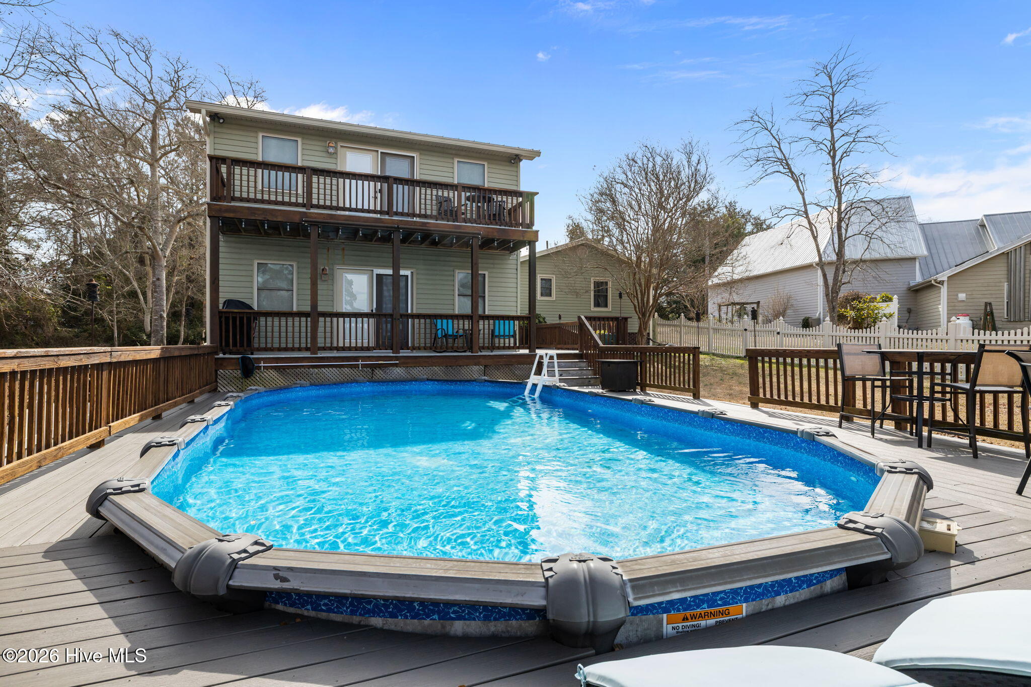 100558947 | Photo 42