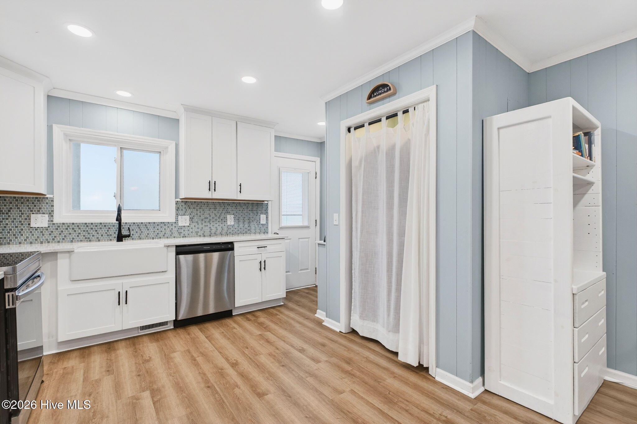 100558118 | Photo 18