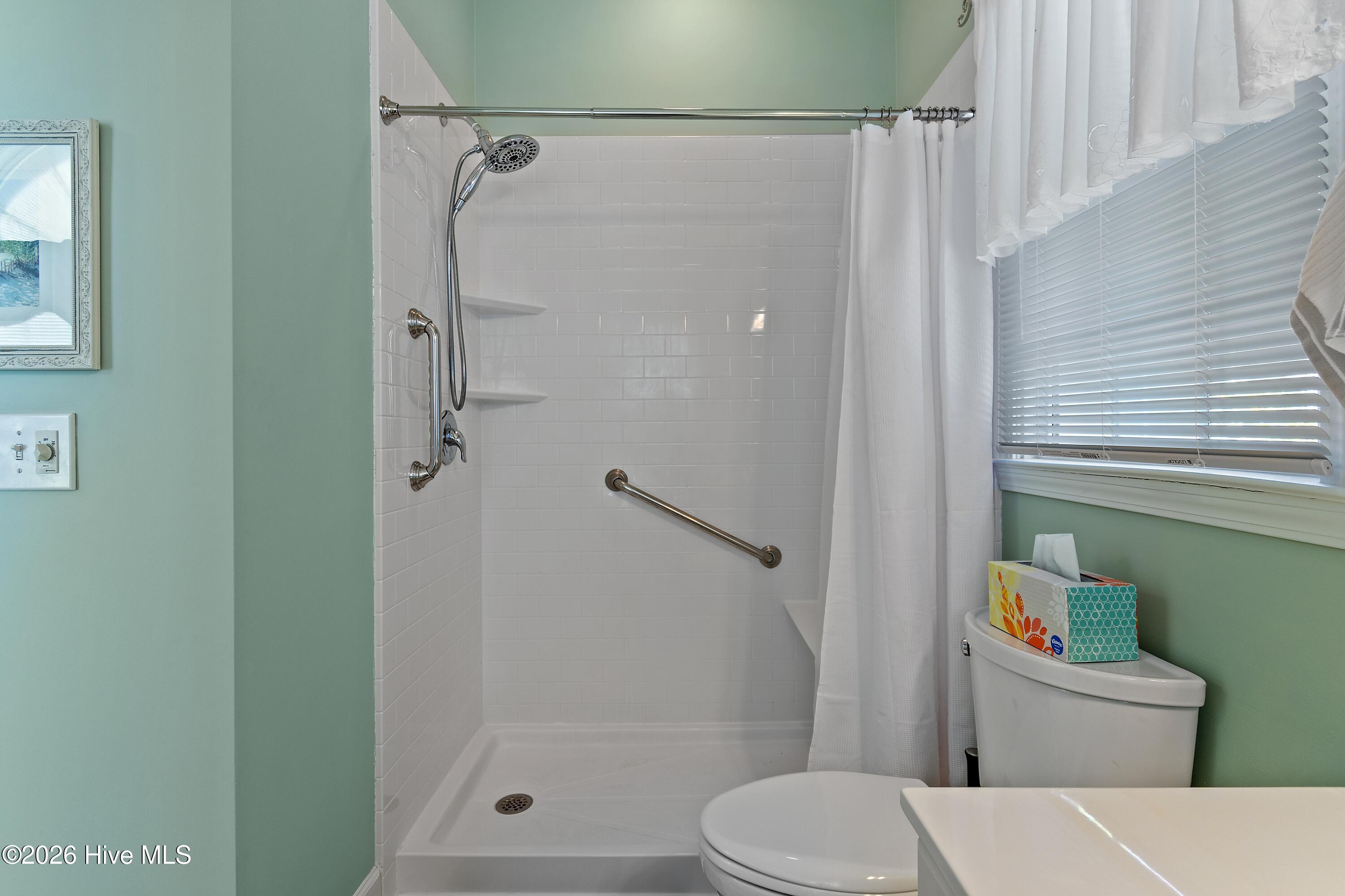 100567872 | Photo 23