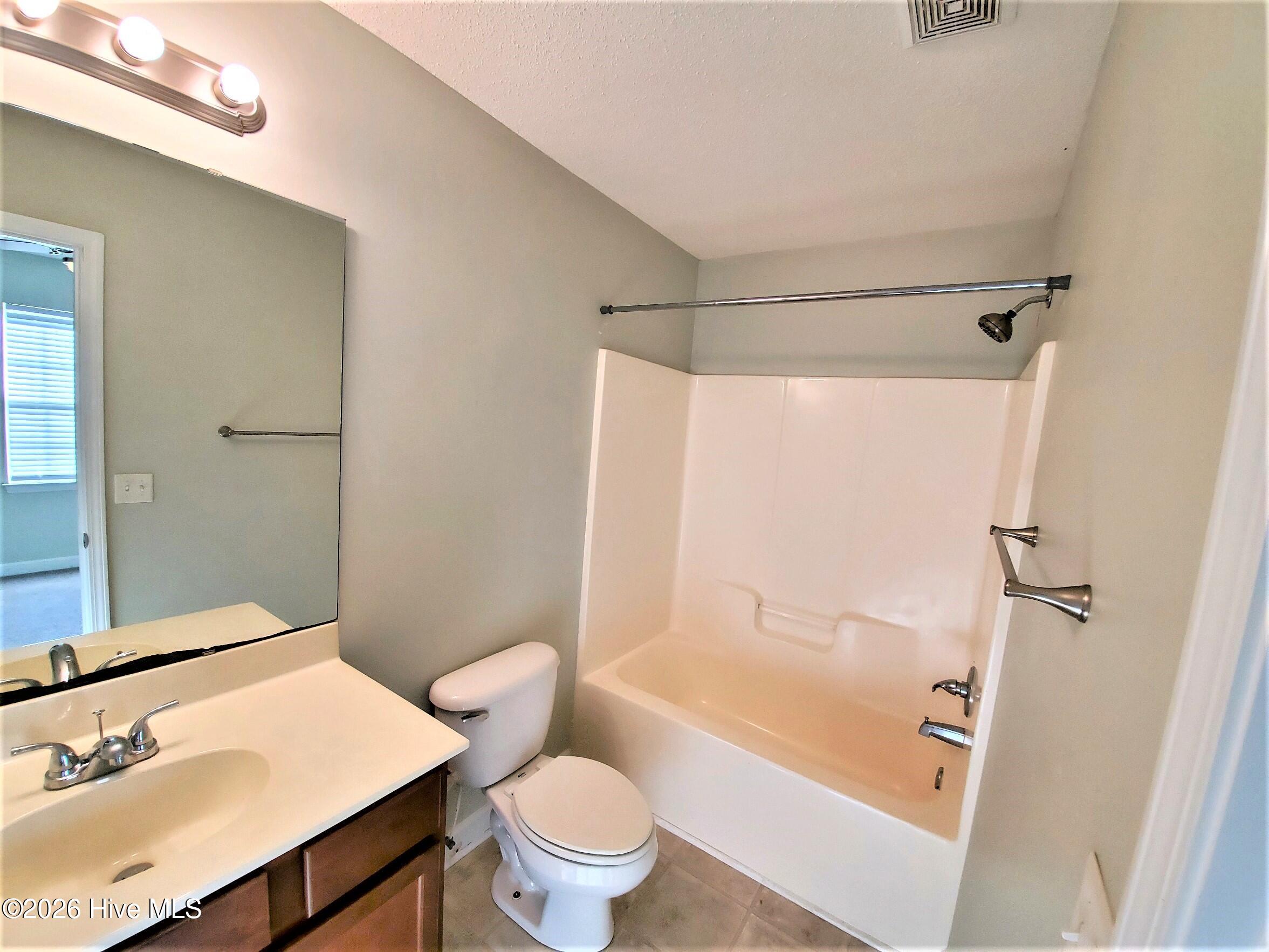 100564869 | Photo 16