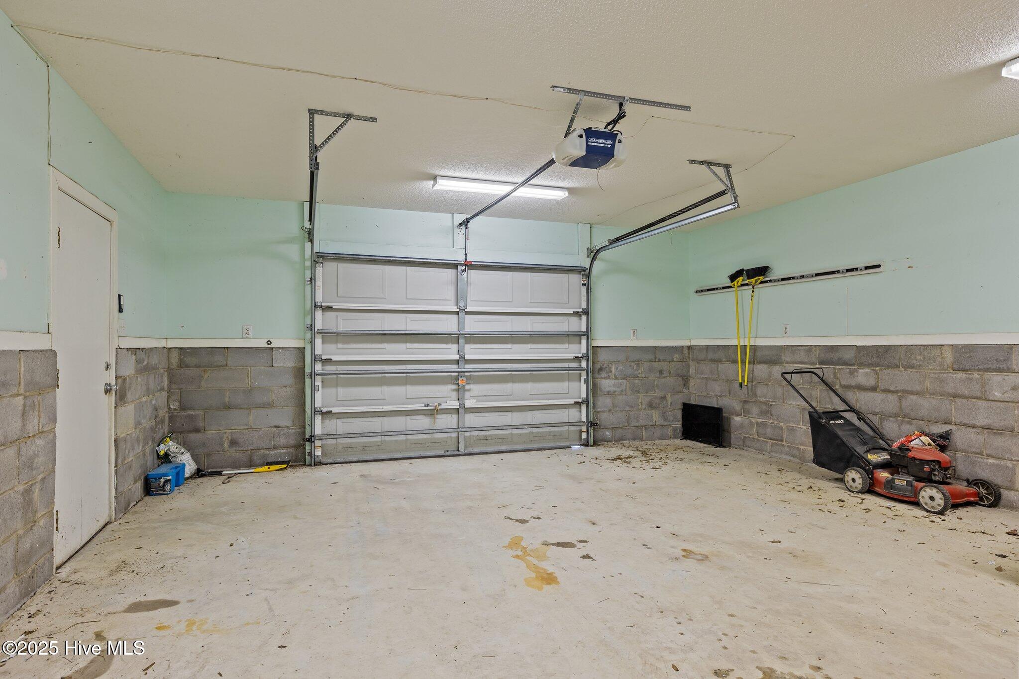 100518904 | Photo 21