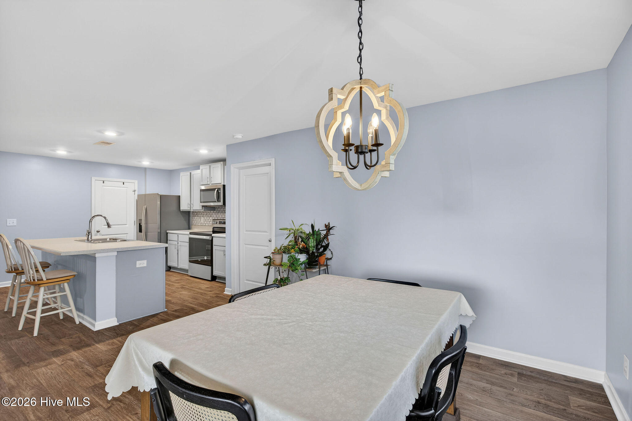 100560192 | Photo 14