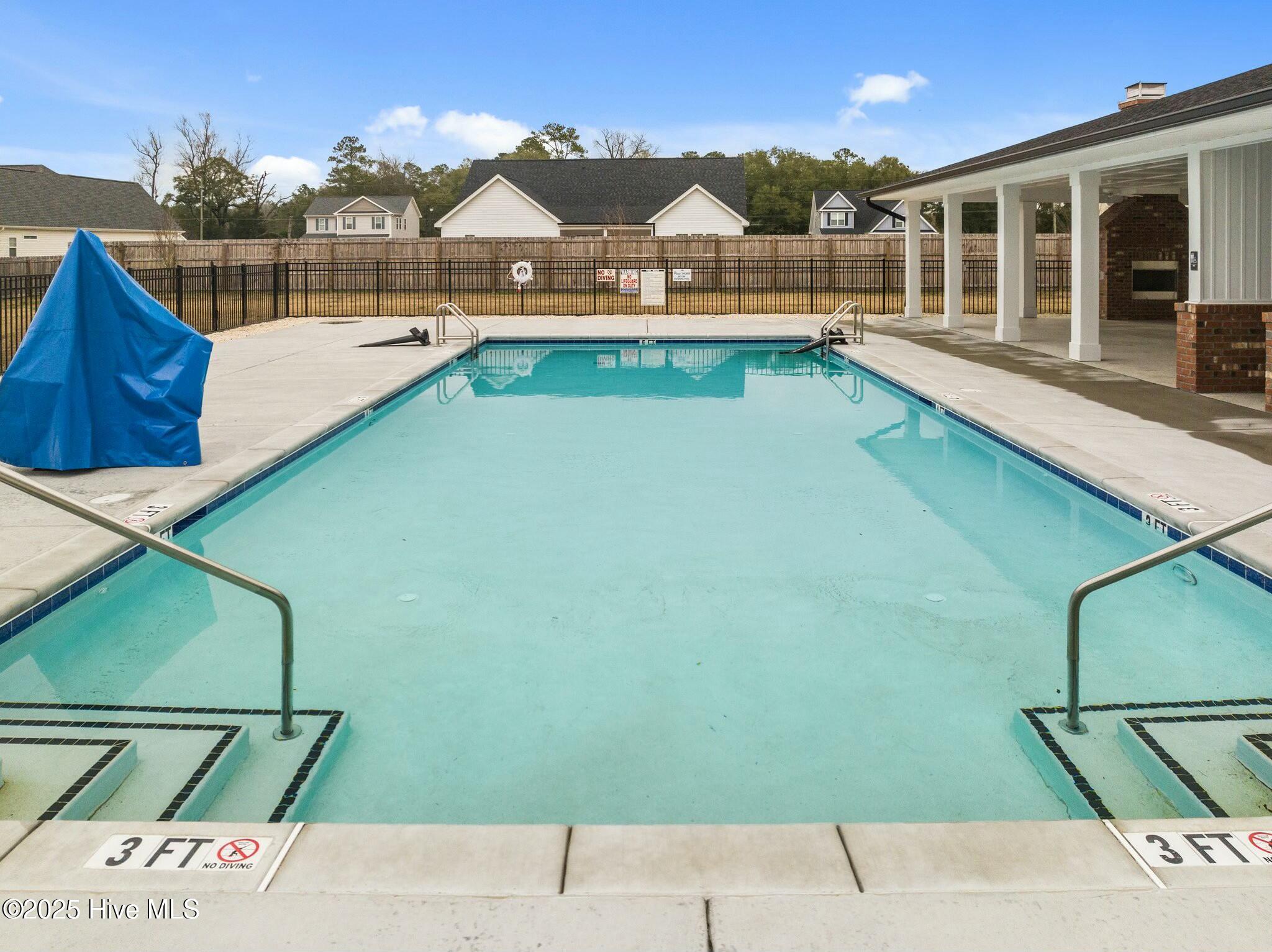 100485435 | Photo 35