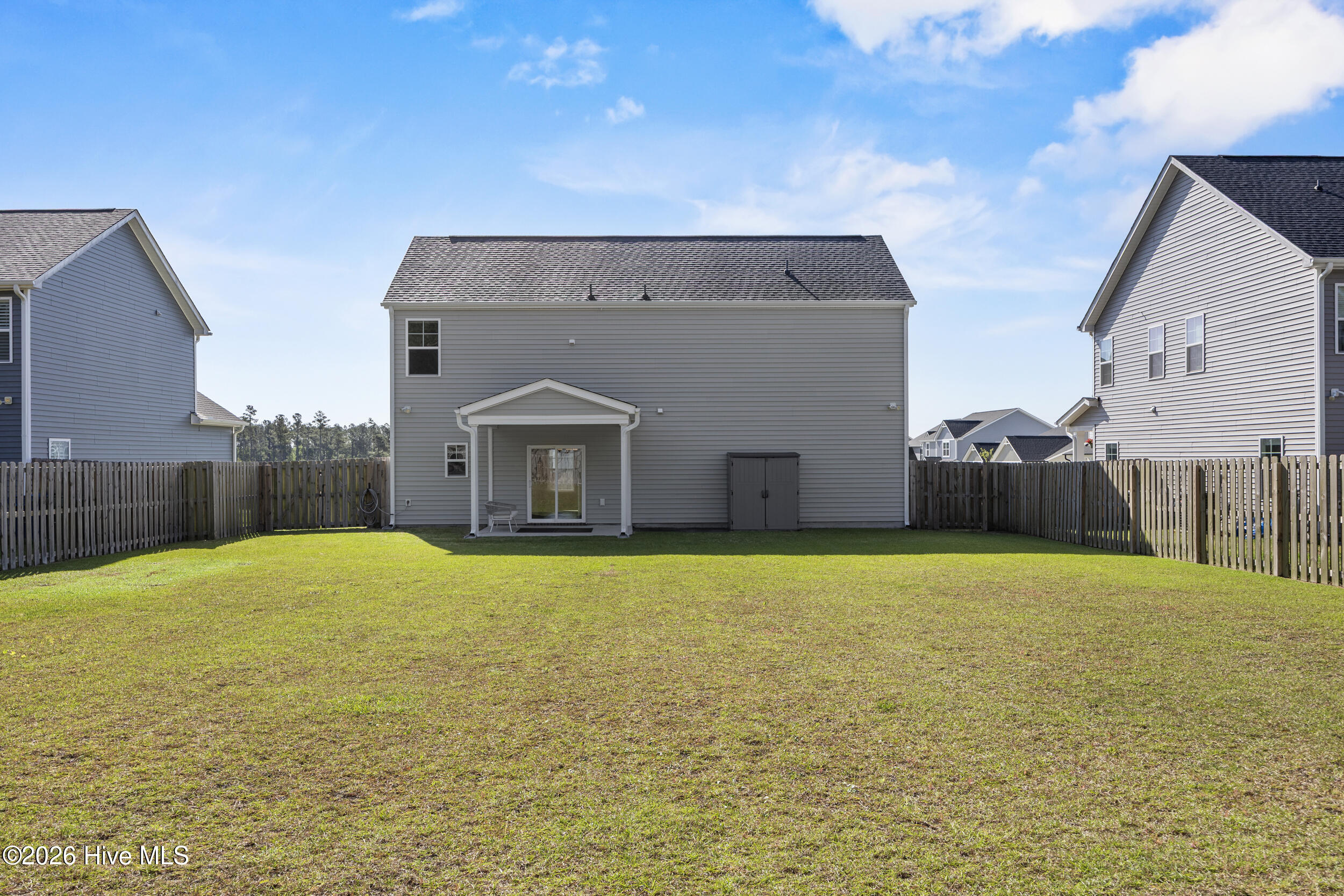 100569067 | Photo 45