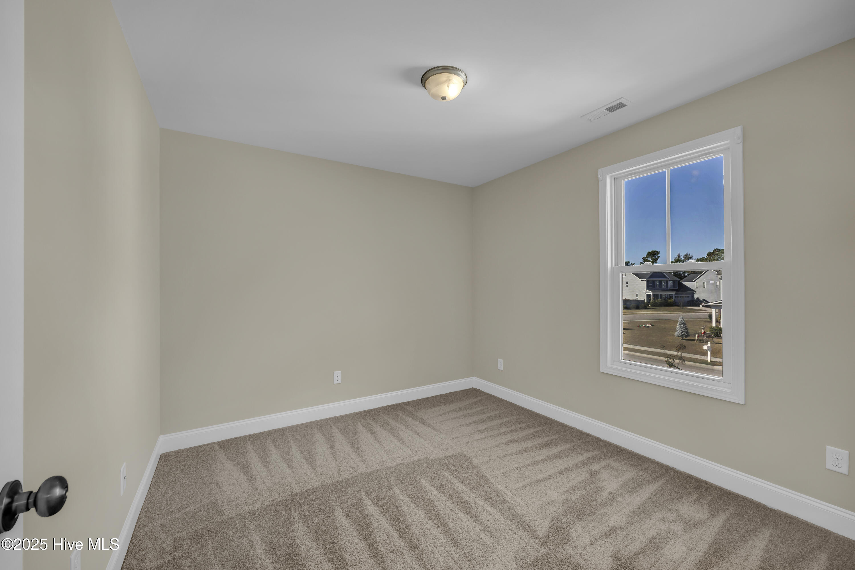 100542048 | Photo 18