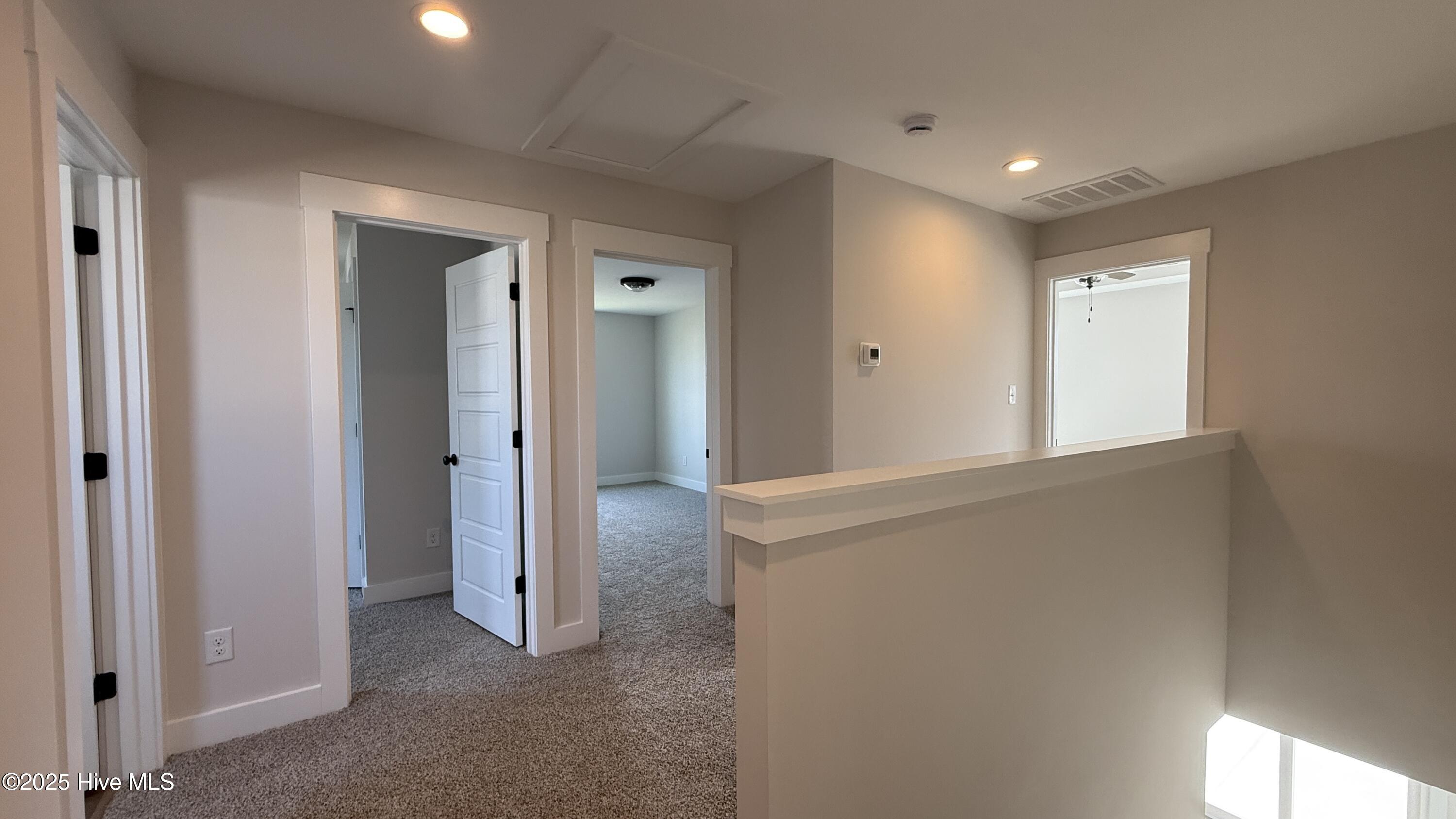 100423800 | Photo 11