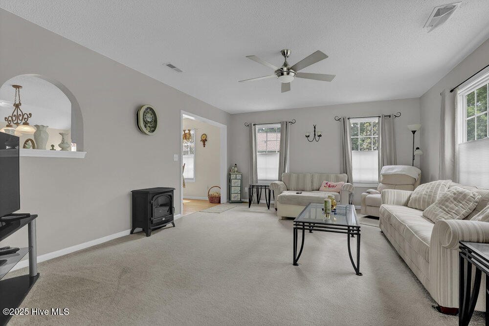 100510854 | Photo 17