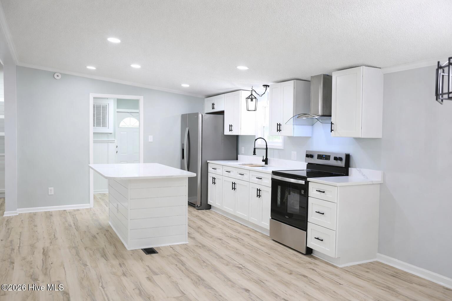 100567859 | Photo 10