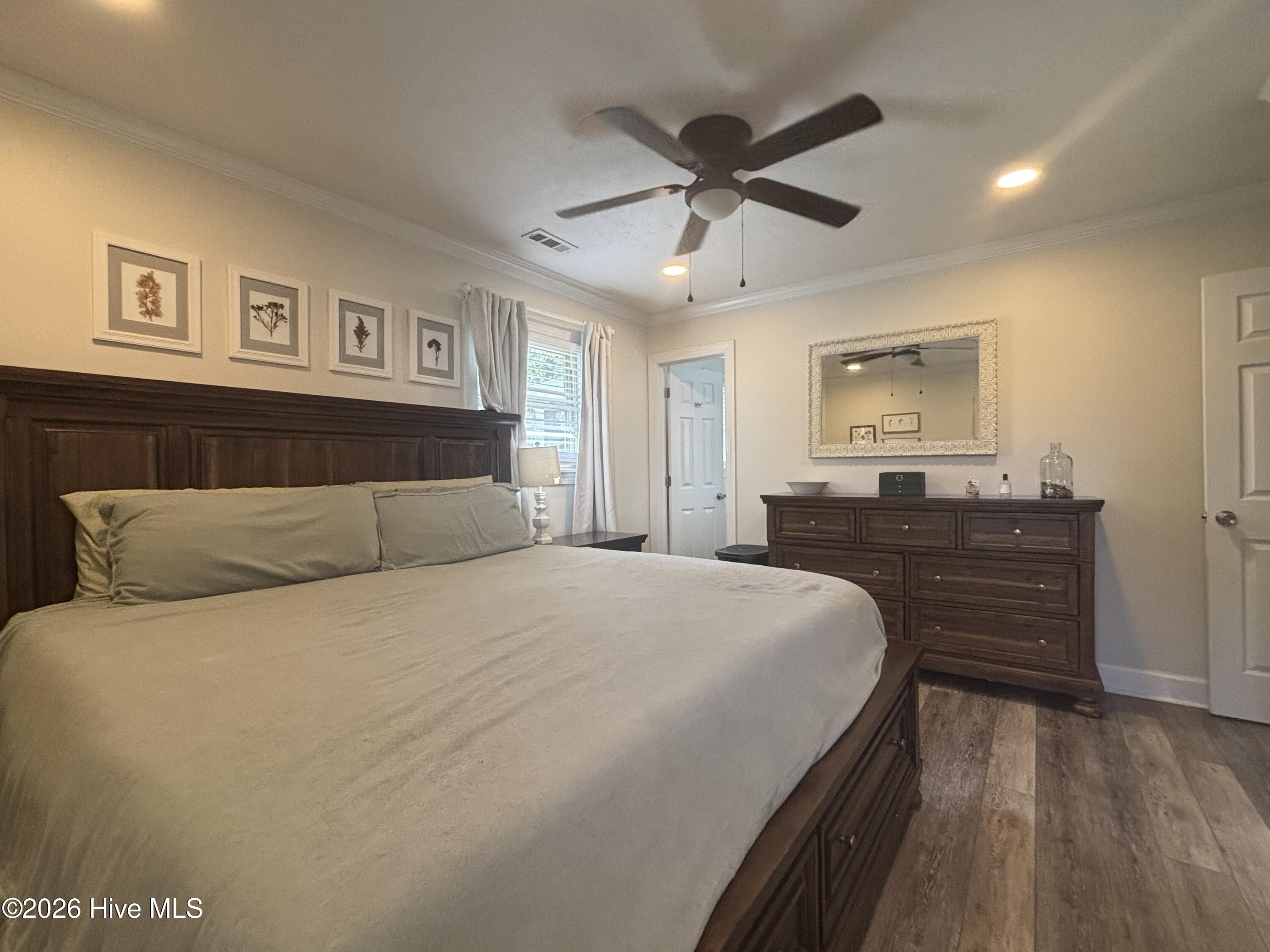 100565597 | Photo 10