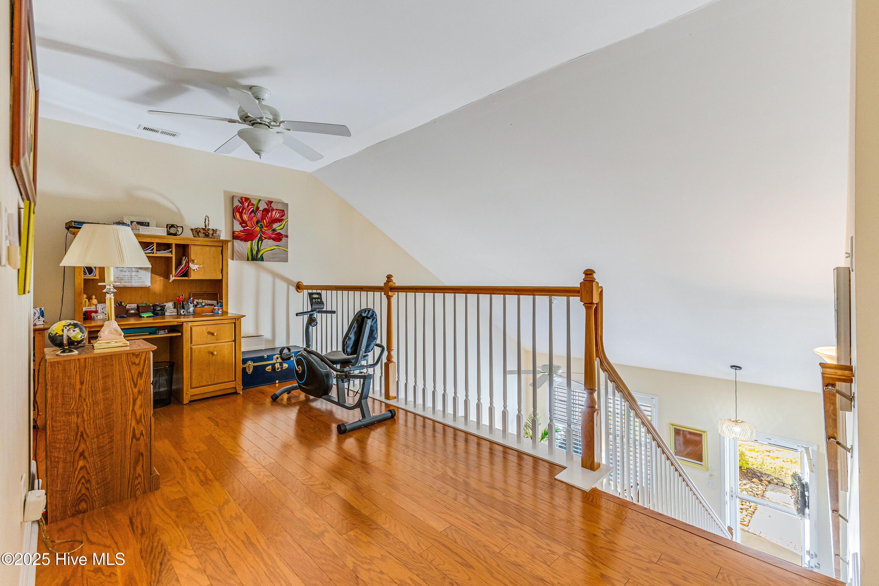 100546099 | Photo 19