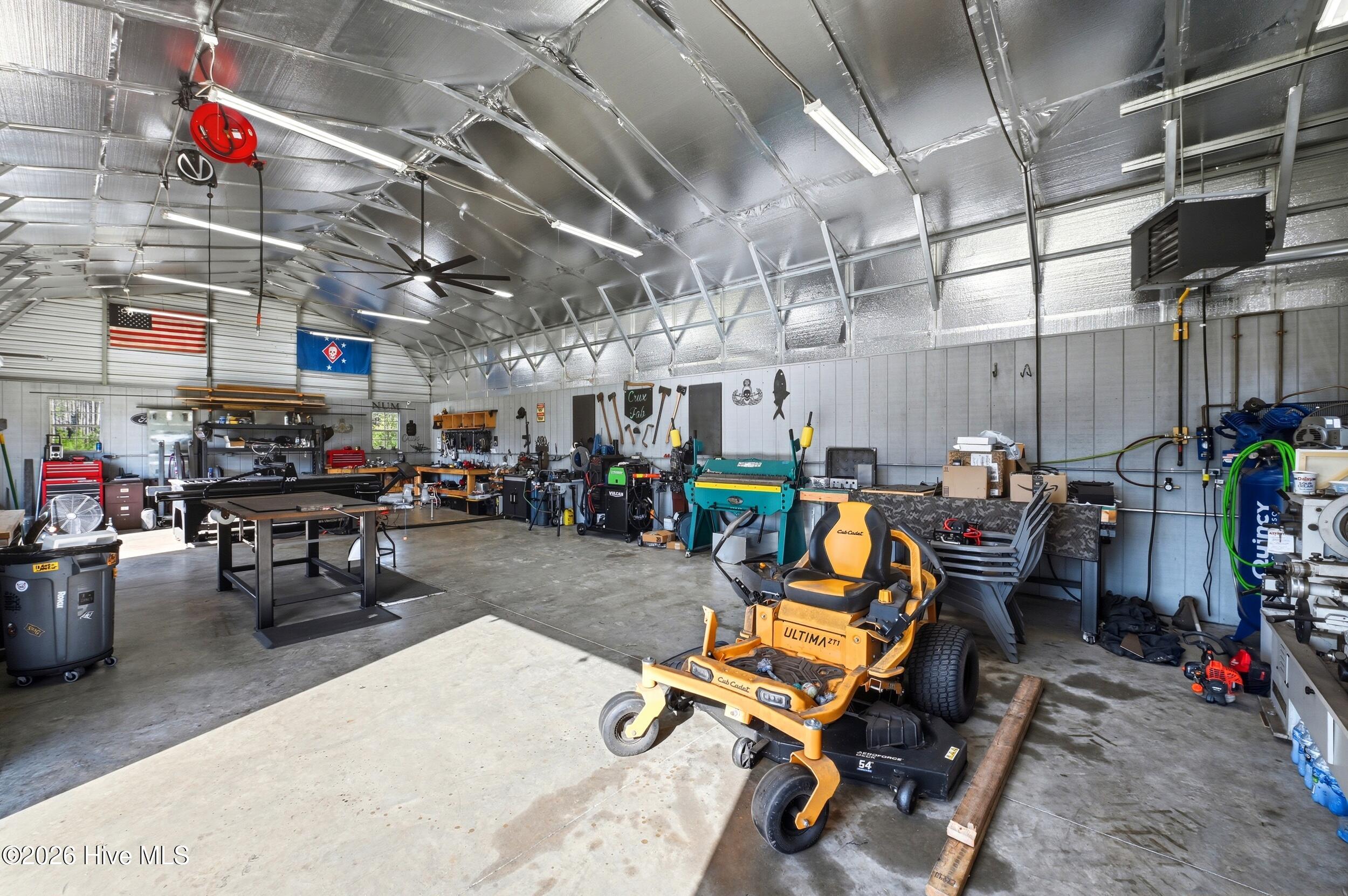 100569719 | Photo 42