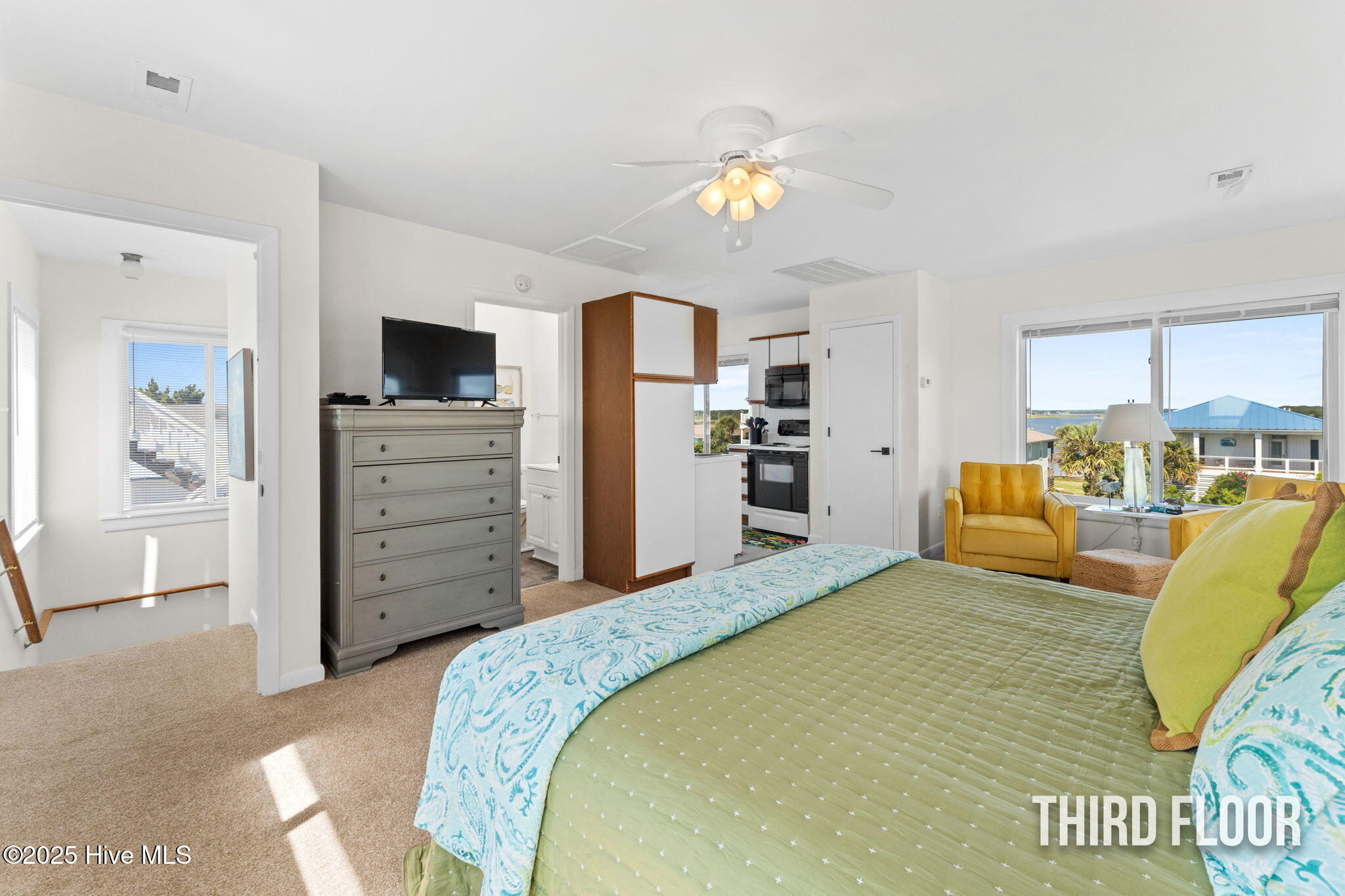 100532124 | Photo 55