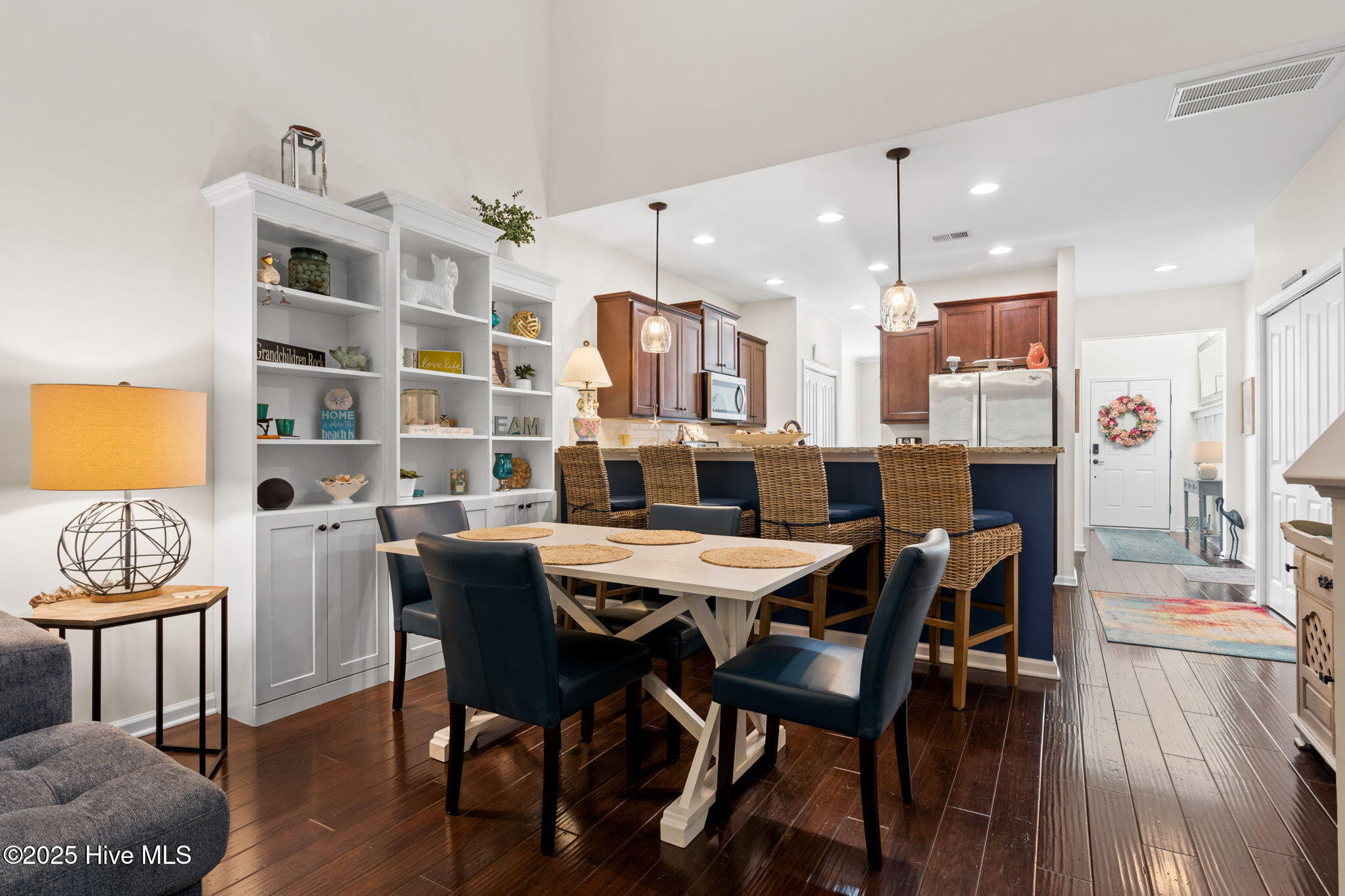 100543770 | Photo 13