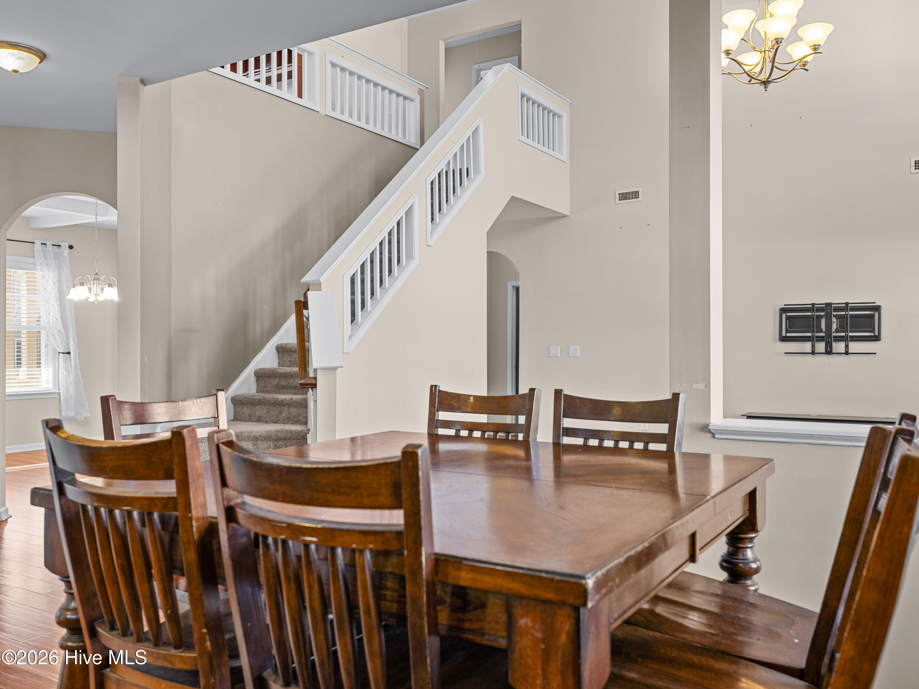 100553389 | Photo 21