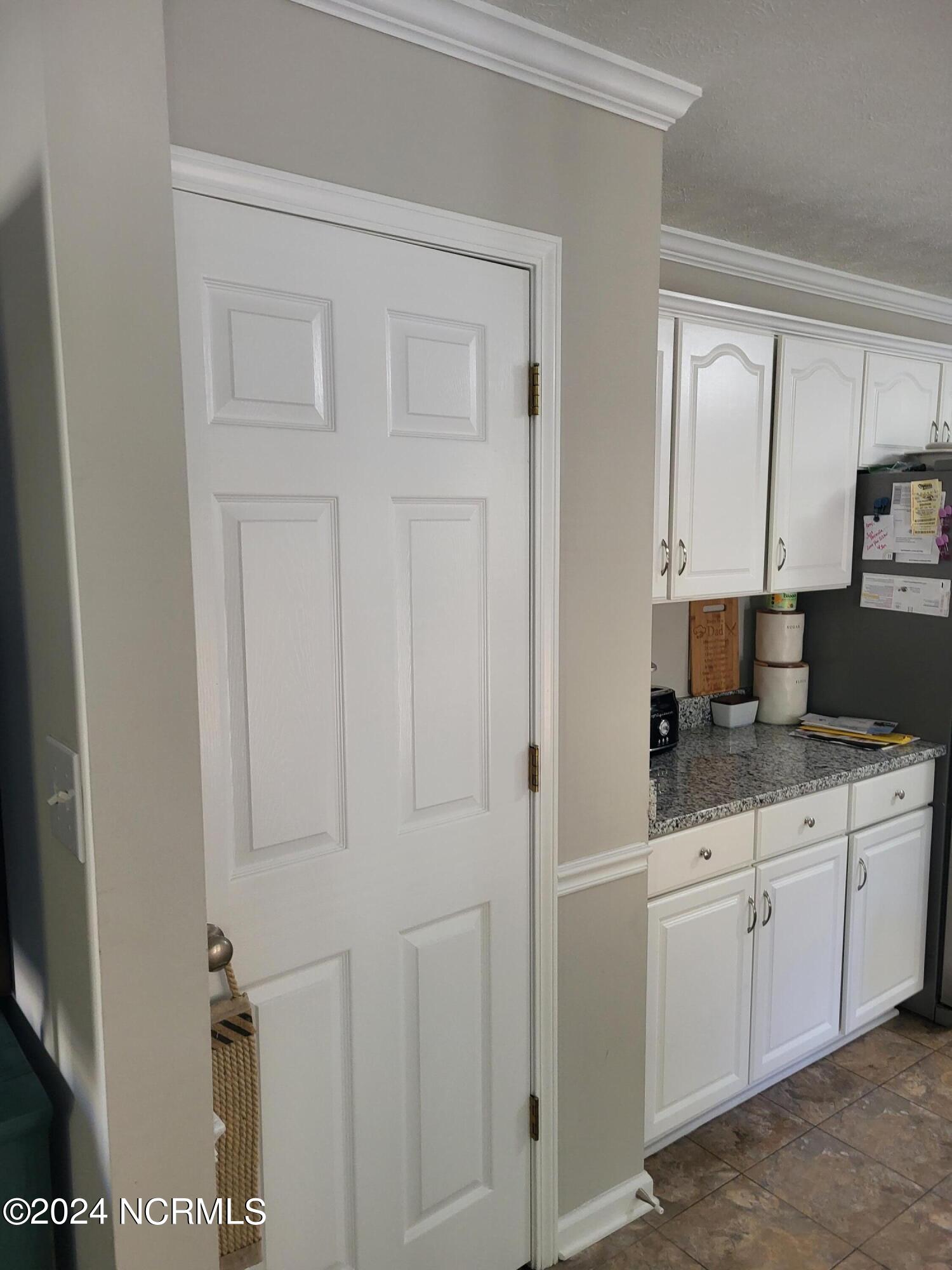 100568471 | Photo 12