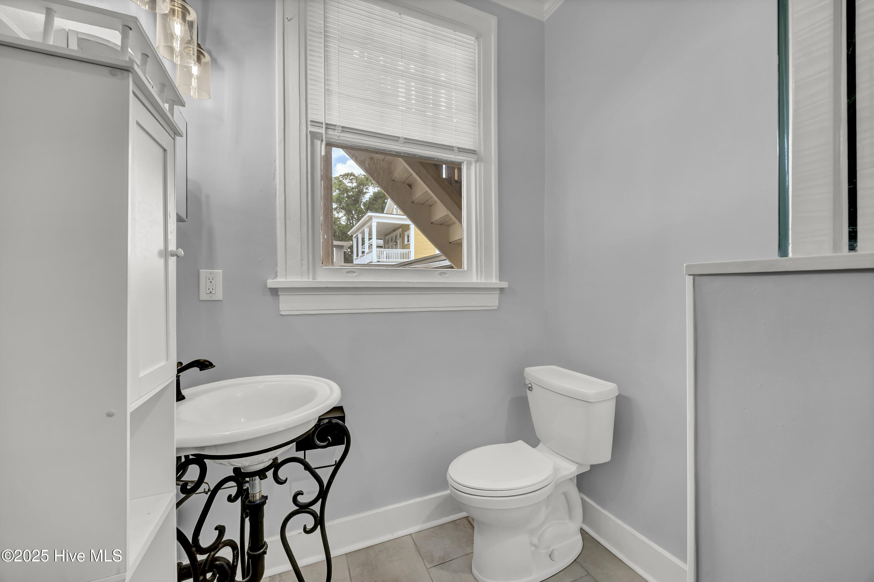 100521058 | Photo 18