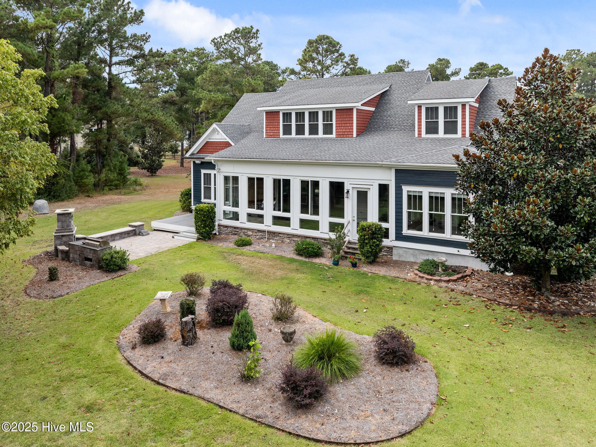 100532333 | Photo 76