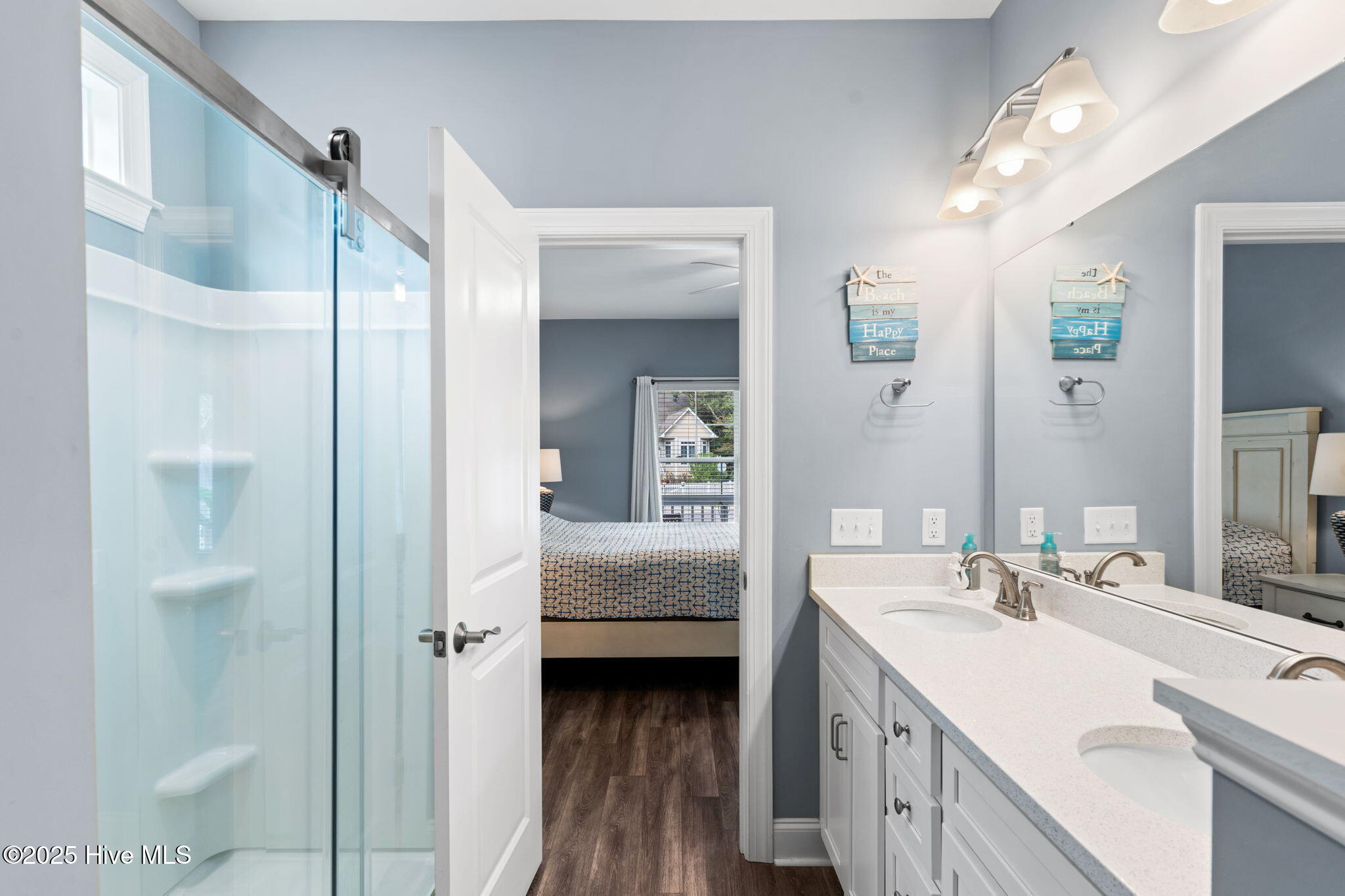 100530227 | Photo 31