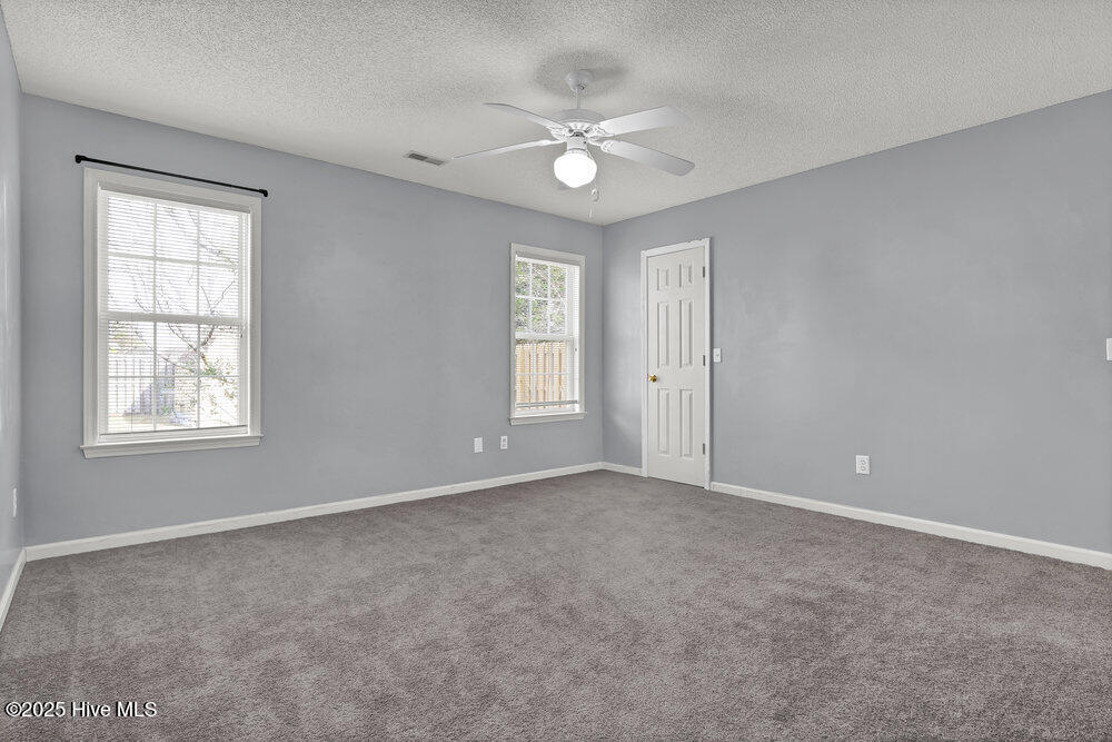 100544228 | Photo 16