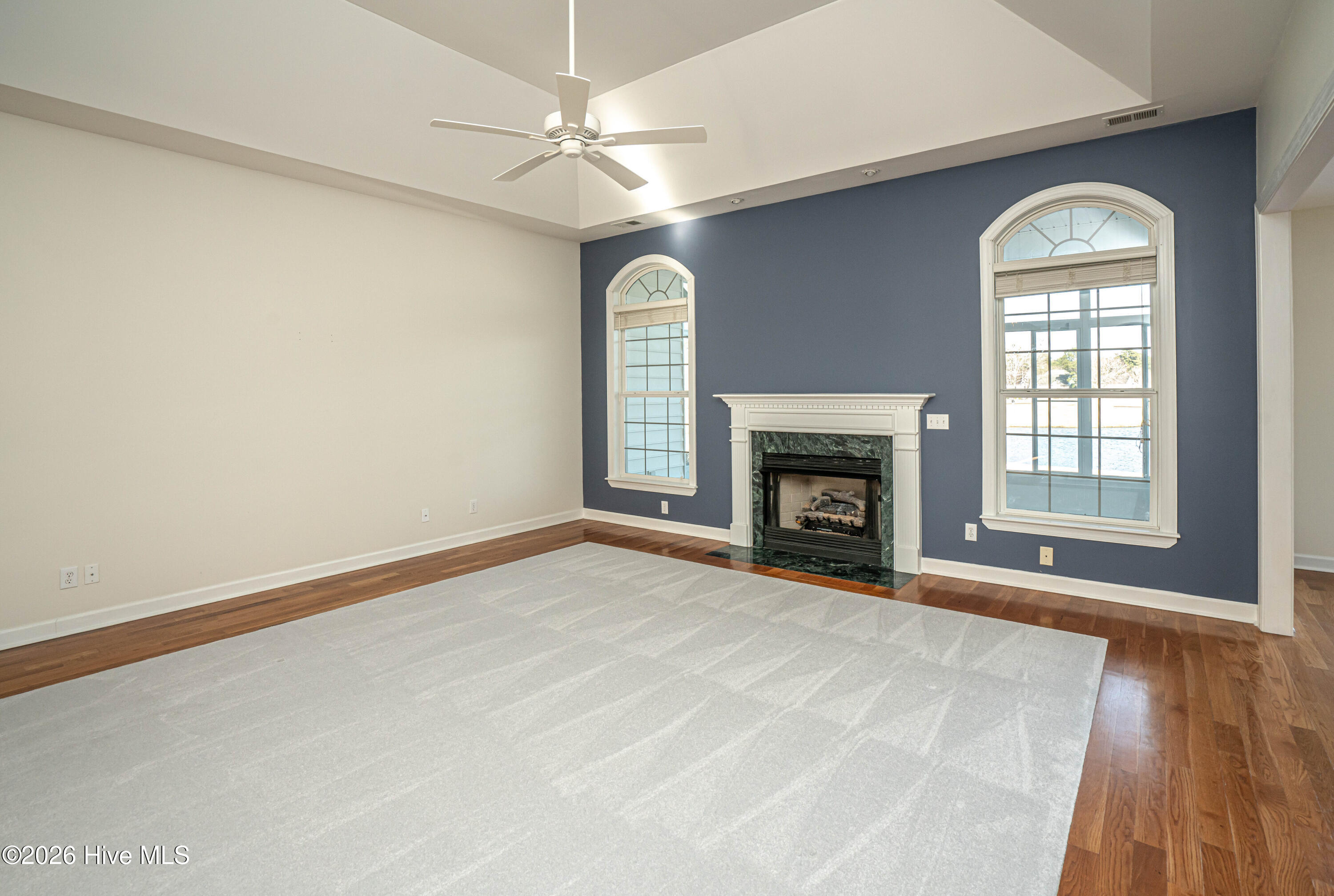 100553430 | Photo 23