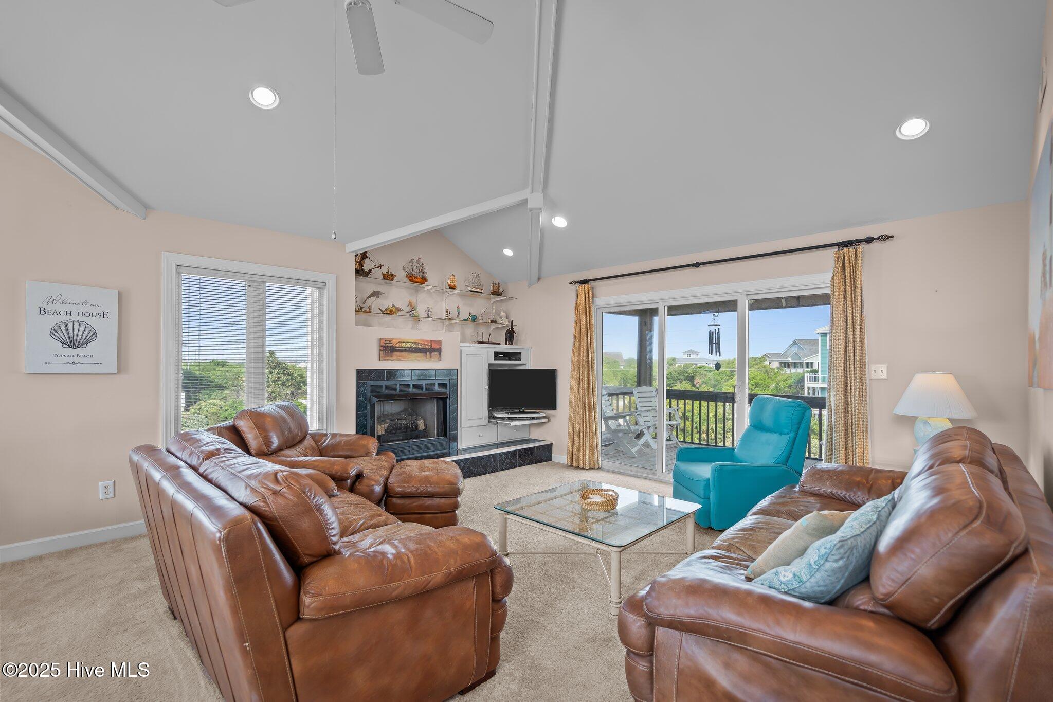 100506590 | Photo 14