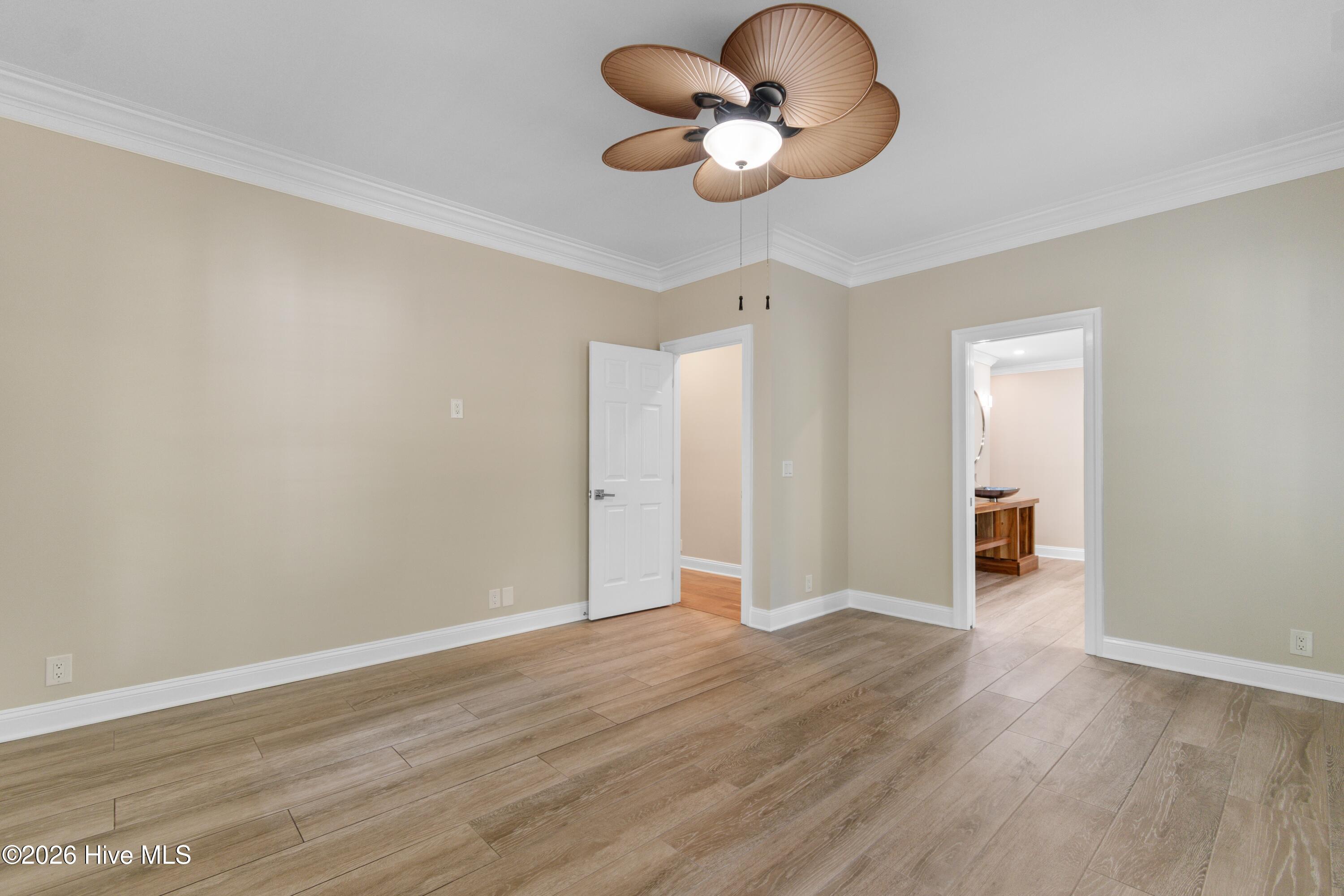 100569260 | Photo 18