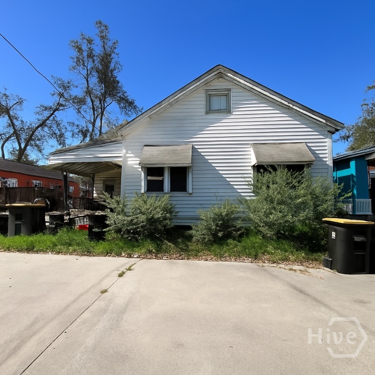 Homes for sale in Savannah, GA | 719 Fruit St, Savannah, GA 31415 | MLS# SA342922