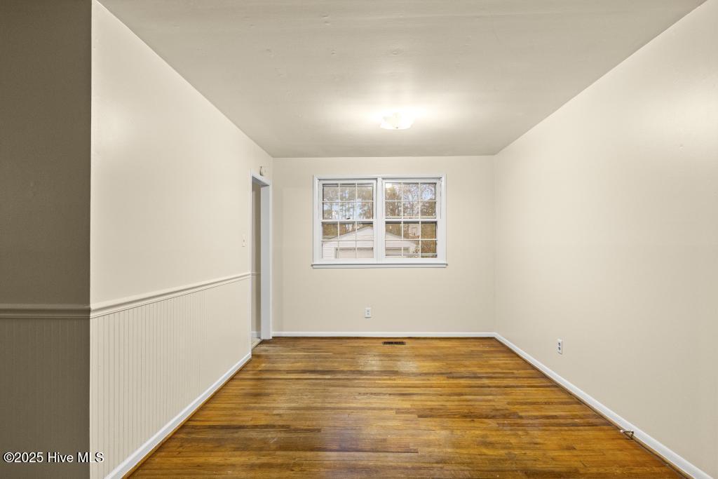 100526161 | Photo 30