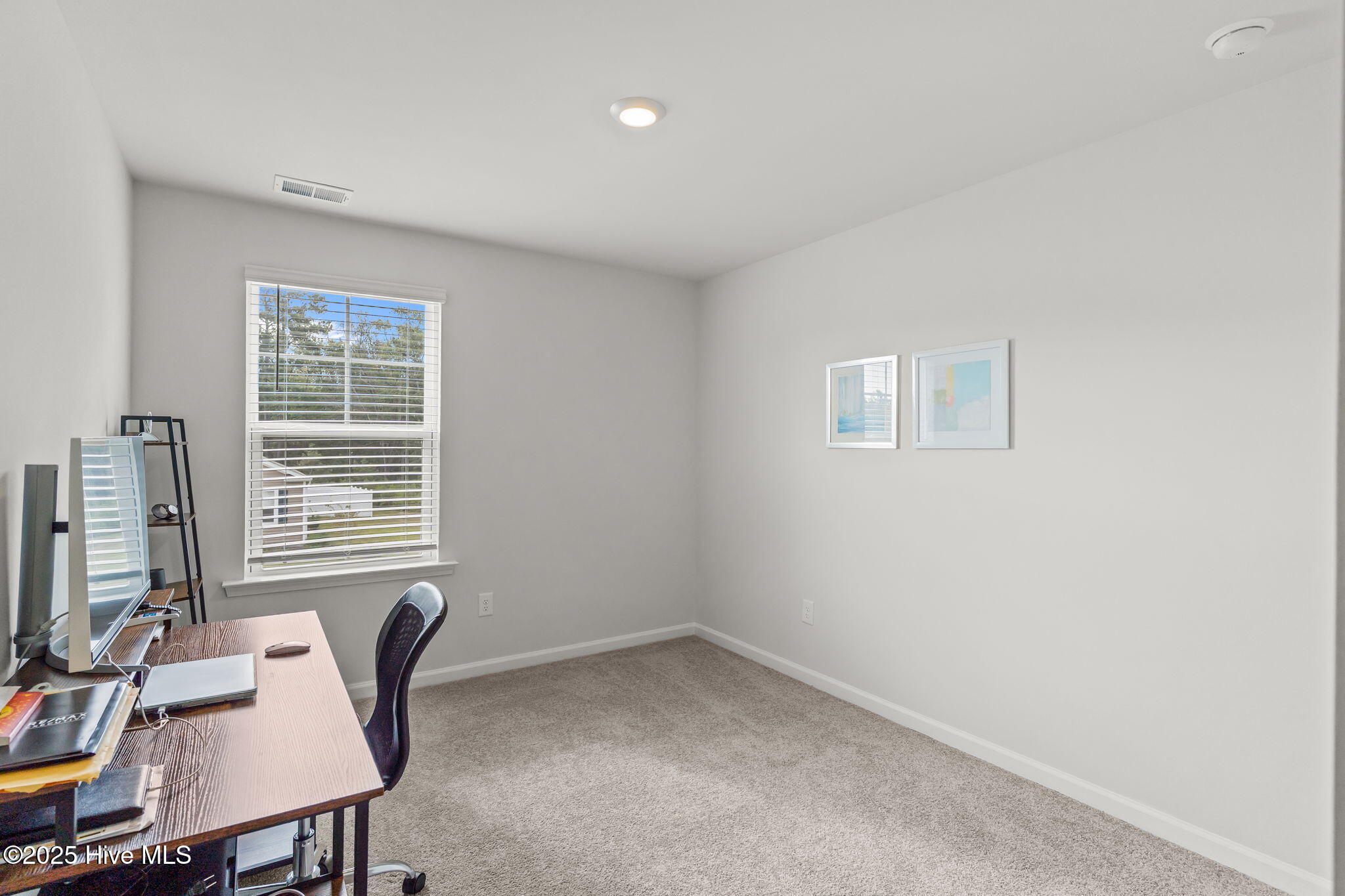 100526308 | Photo 25