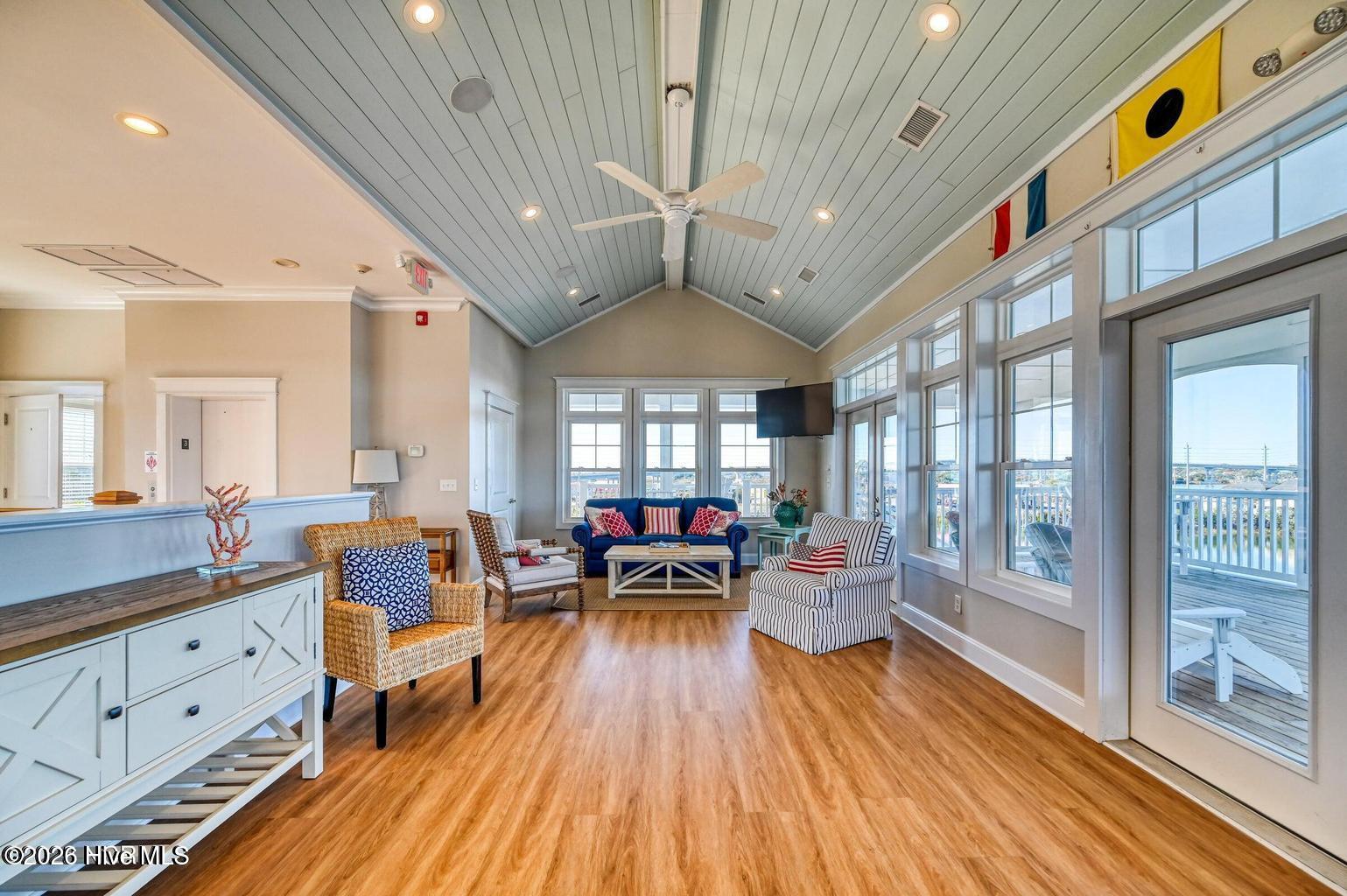 100559517 | Photo 18